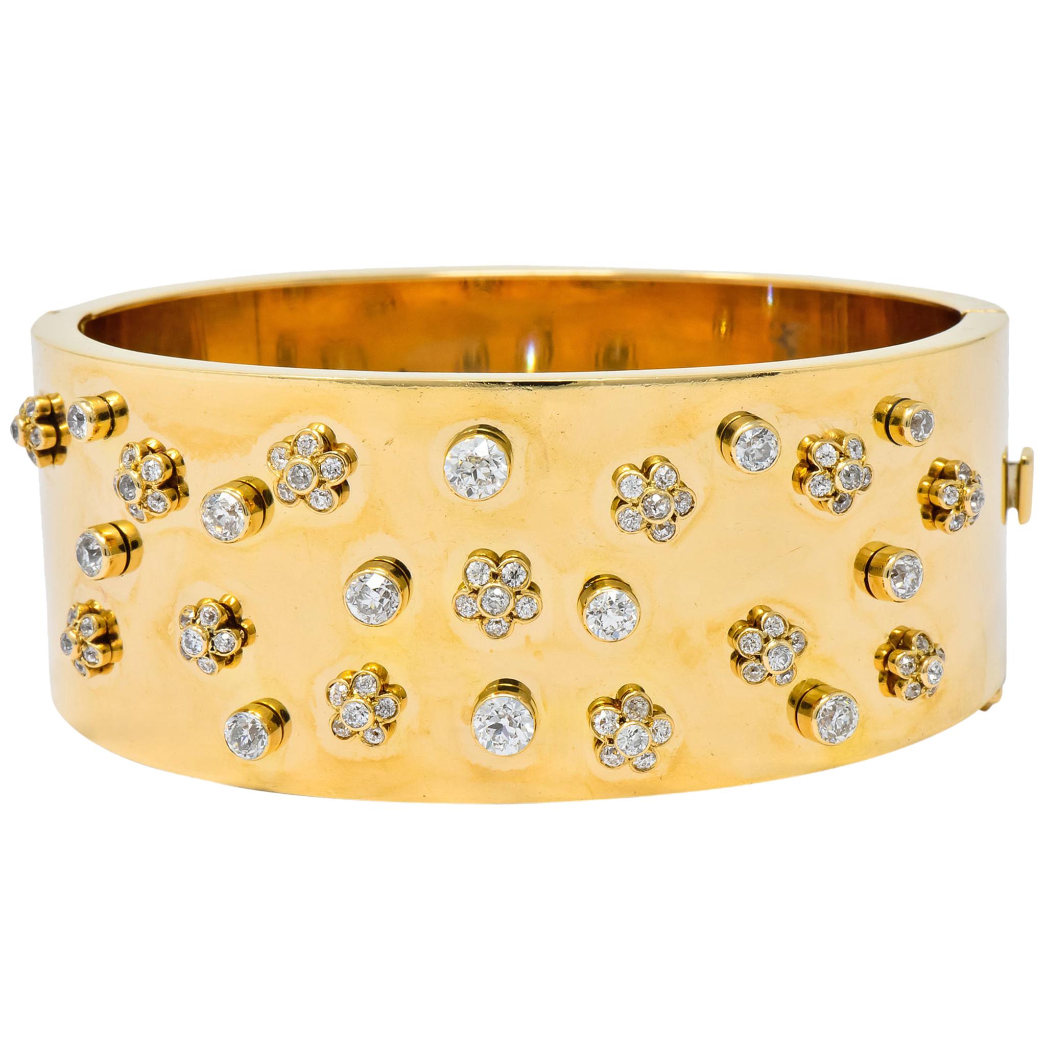Retro 2.28 Carat Diamond 14 Karat Yellow Gold Bangle 1940s Bracelet