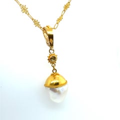 Retro 22K Yellow Gold 15mm Pearl Pendant Toggle Clasp Necklace Circa 1990