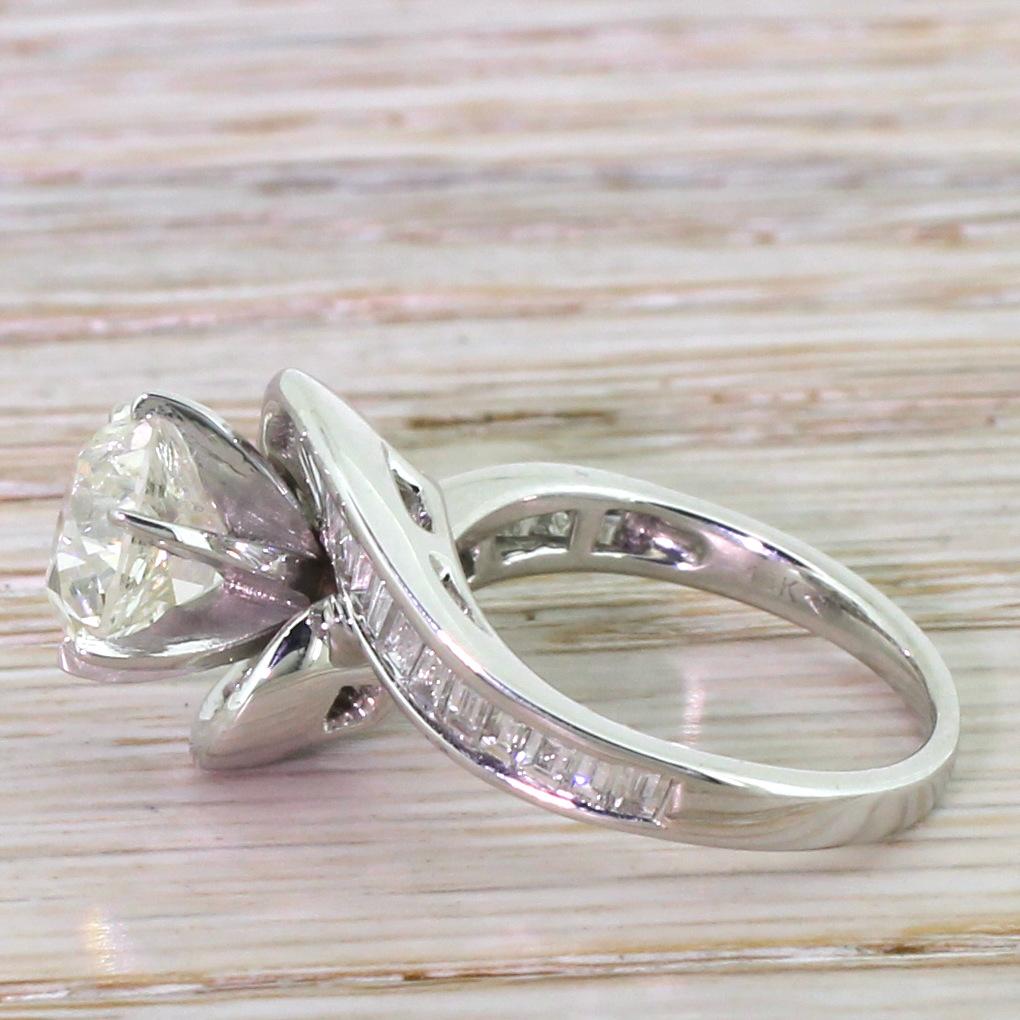 Retro 2.43 Carat Old European Cut Diamond Engagement Ring In Good Condition For Sale In Essex, GB