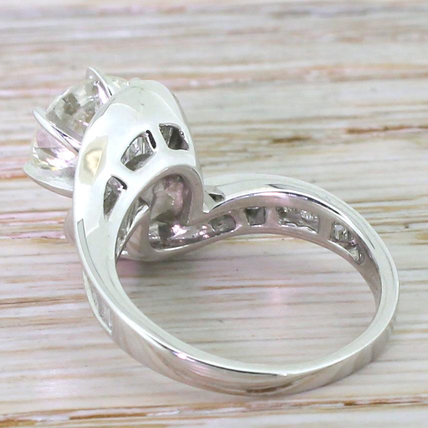 Women's Retro 2.43 Carat Old European Cut Diamond Engagement Ring For Sale