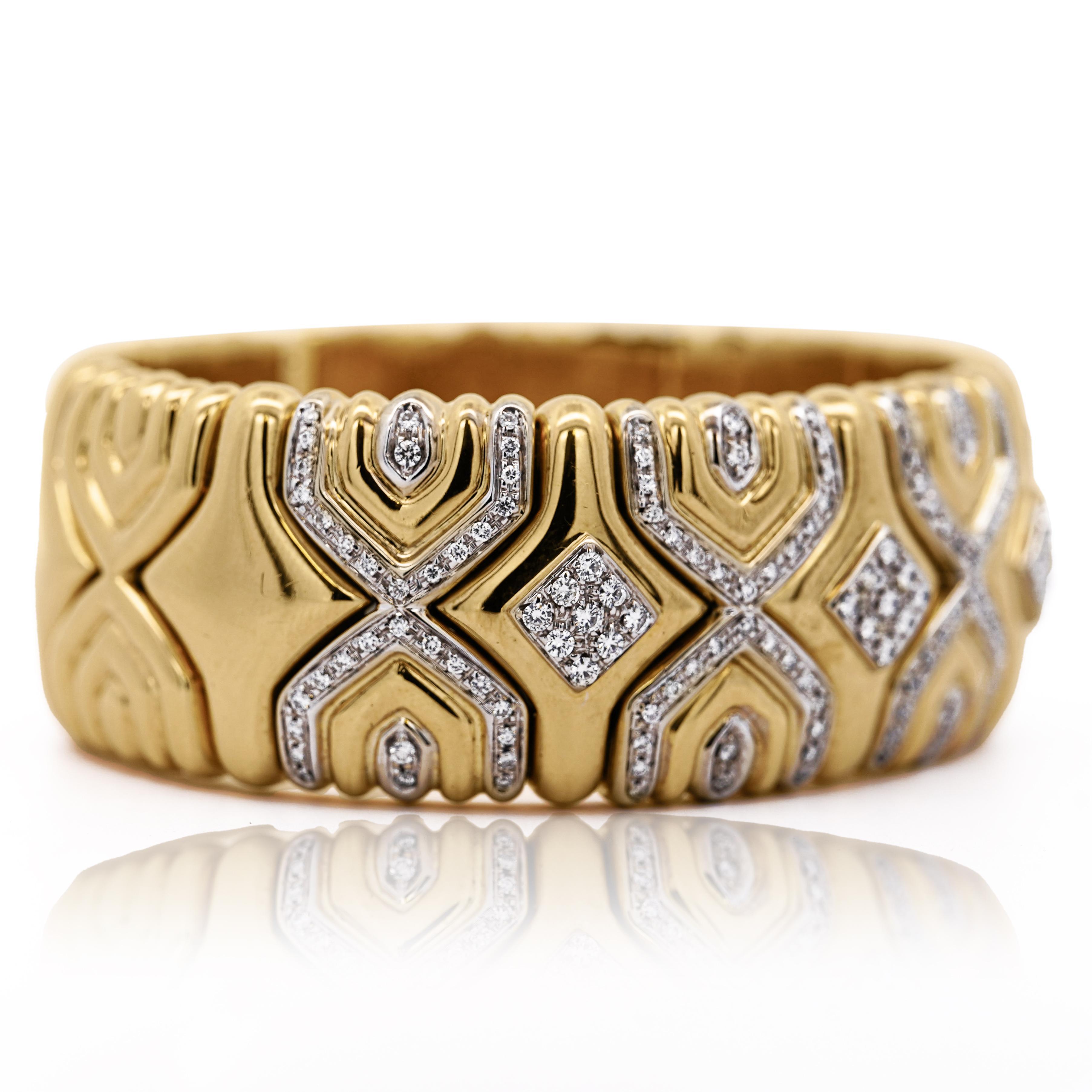 Retro 3 Carat Diamond Italian 18K Gold Vintage Cuff Bangle For Sale 5