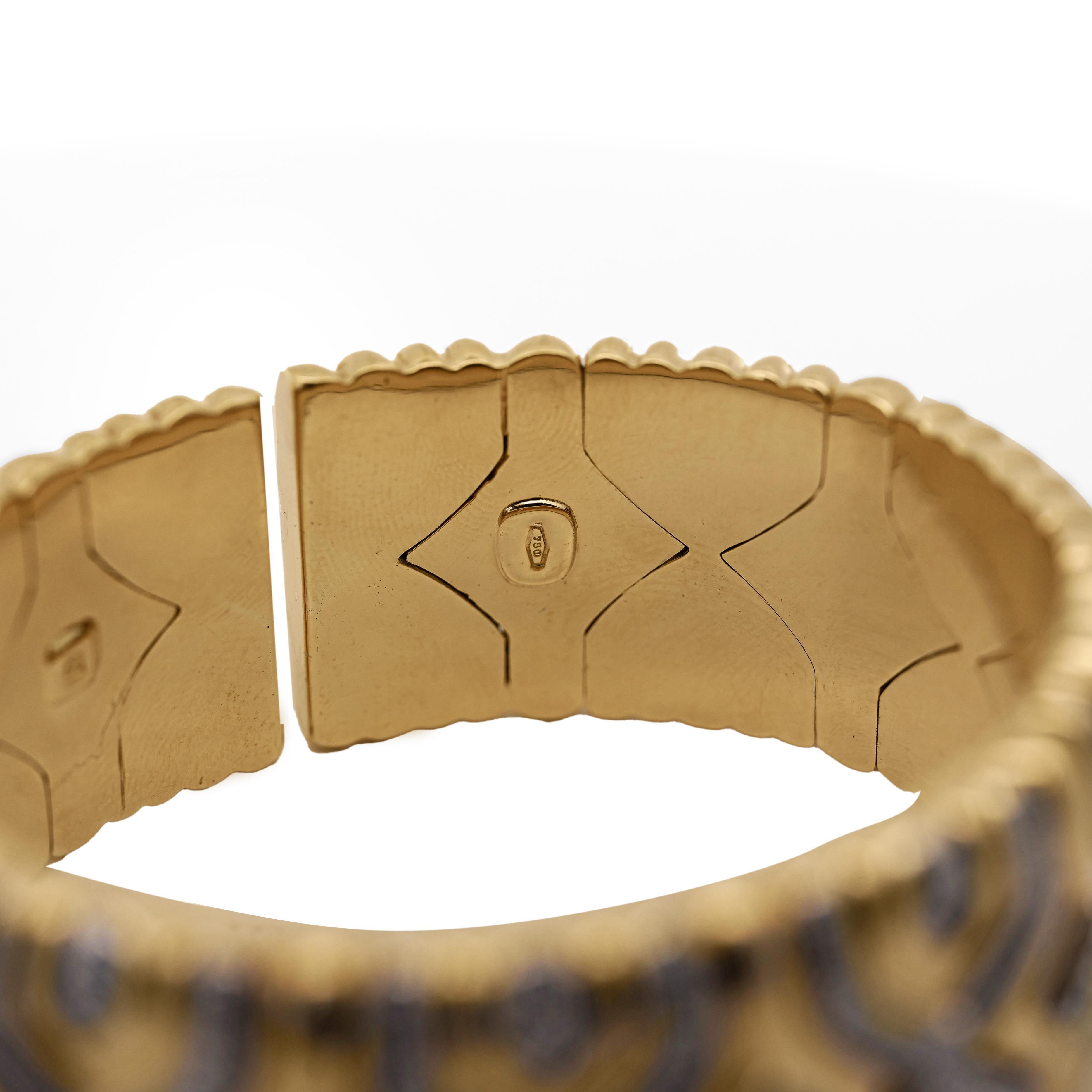 Brilliant Cut Retro 3 Carat Diamond Italian 18K Gold Vintage Cuff Bangle For Sale