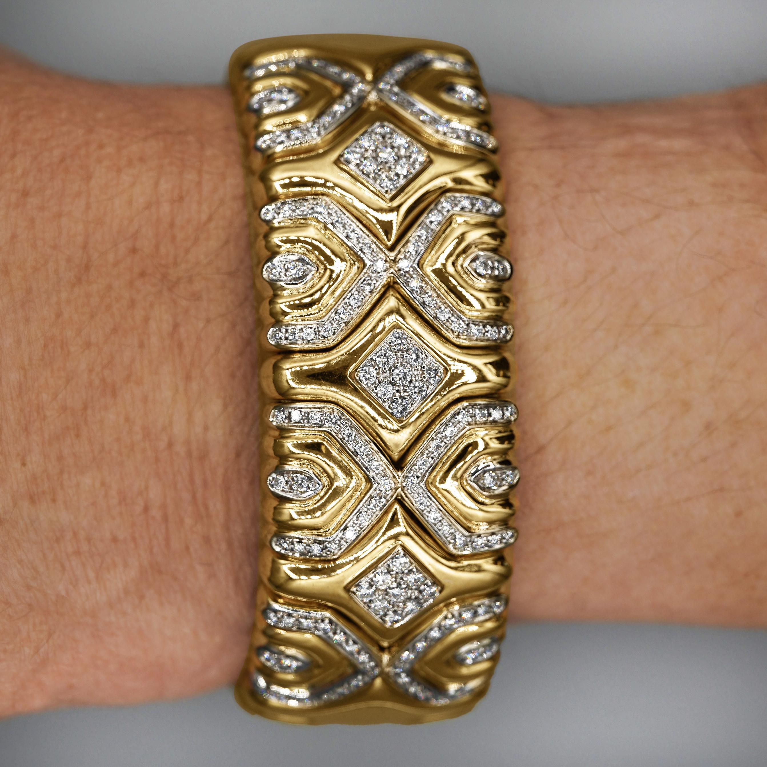 Women's Retro 3 Carat Diamond Italian 18K Gold Vintage Cuff Bangle For Sale