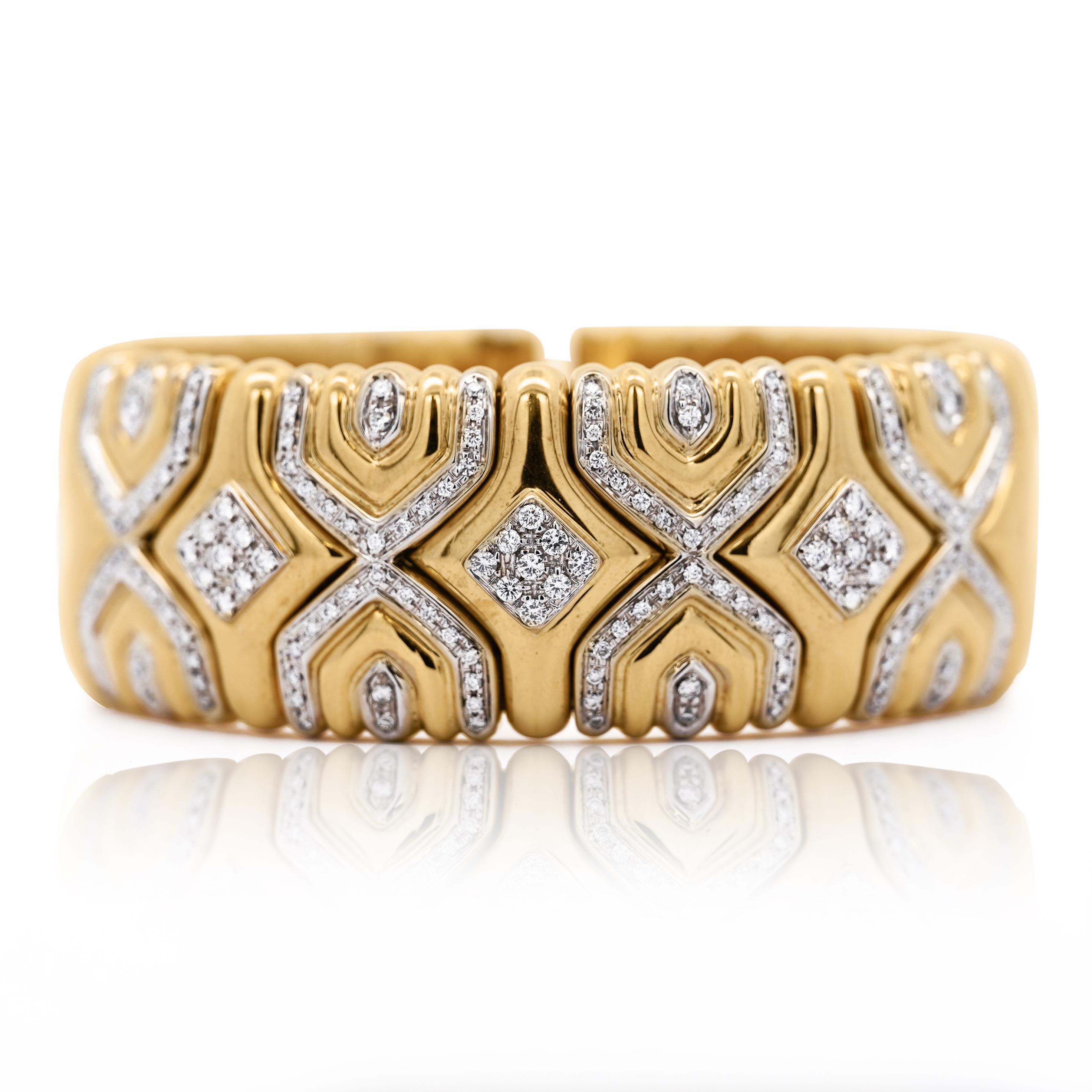 Retro 3 Carat Diamond Italian 18K Gold Vintage Cuff Bangle For Sale 4