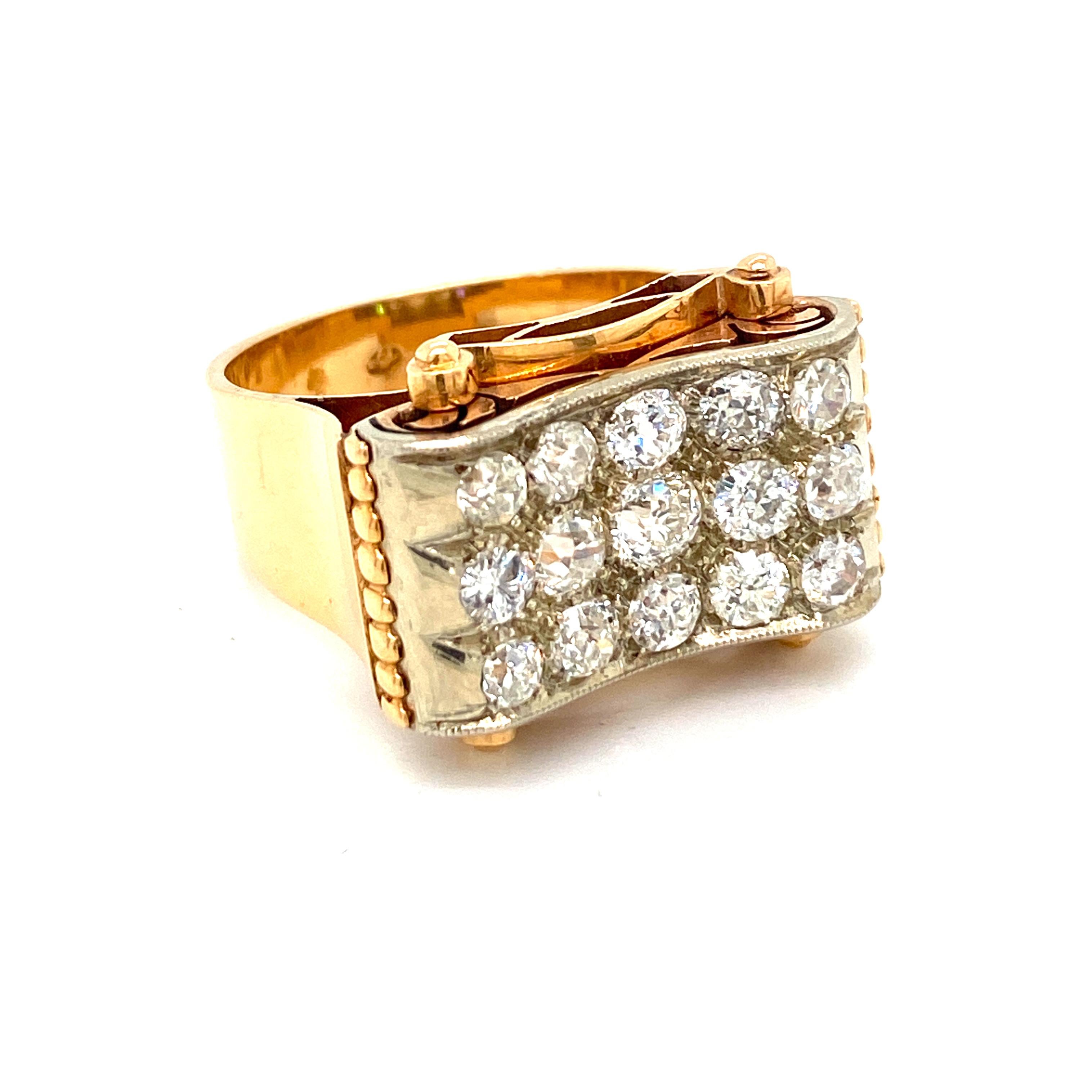 Belle bague rétro des années 1950 sertie de diamants taille ancienne d'un poids total approximatif de 3,30 carats, de couleur G-H et de pureté VVS. 
Fabriqué à la main en or jaune et blanc 18k.

ÉTAT : Usagé - Excellent 10/10
MÉTAL : Or jaune et