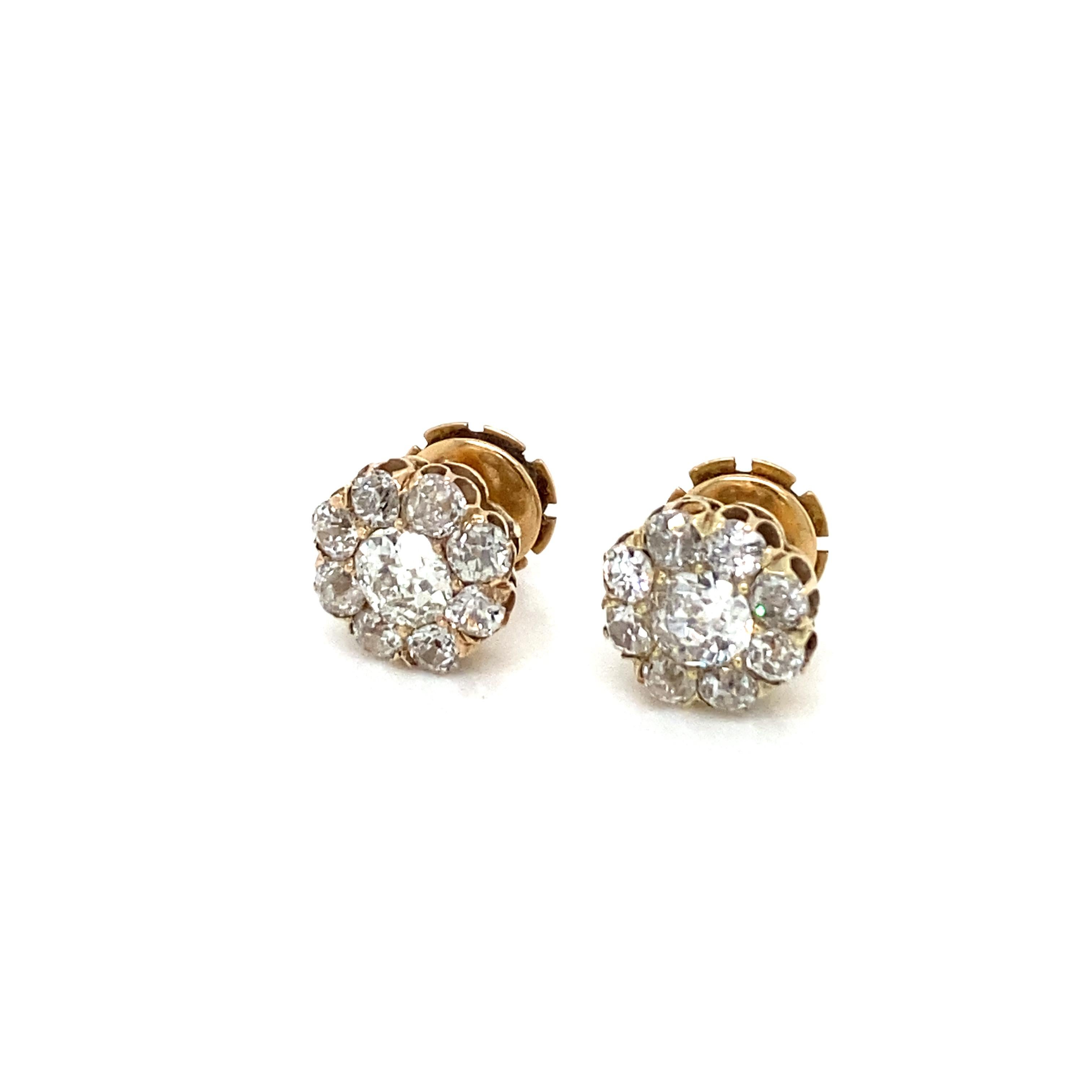 Retro 3.70 Carats Old Mine Cut Diamond Cluster Stud Earrings In Excellent Condition For Sale In Napoli, Italy