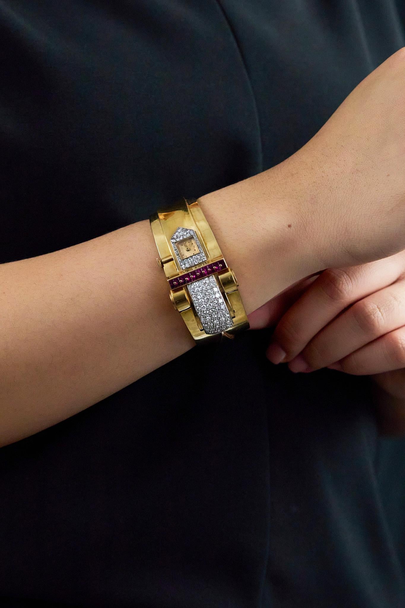 Retro 3,80 Karat Rundschliff Diamant & 1,50 Karat Rubin 18K Gelbgold Uhr im Zustand „Gut“ im Angebot in New York, NY