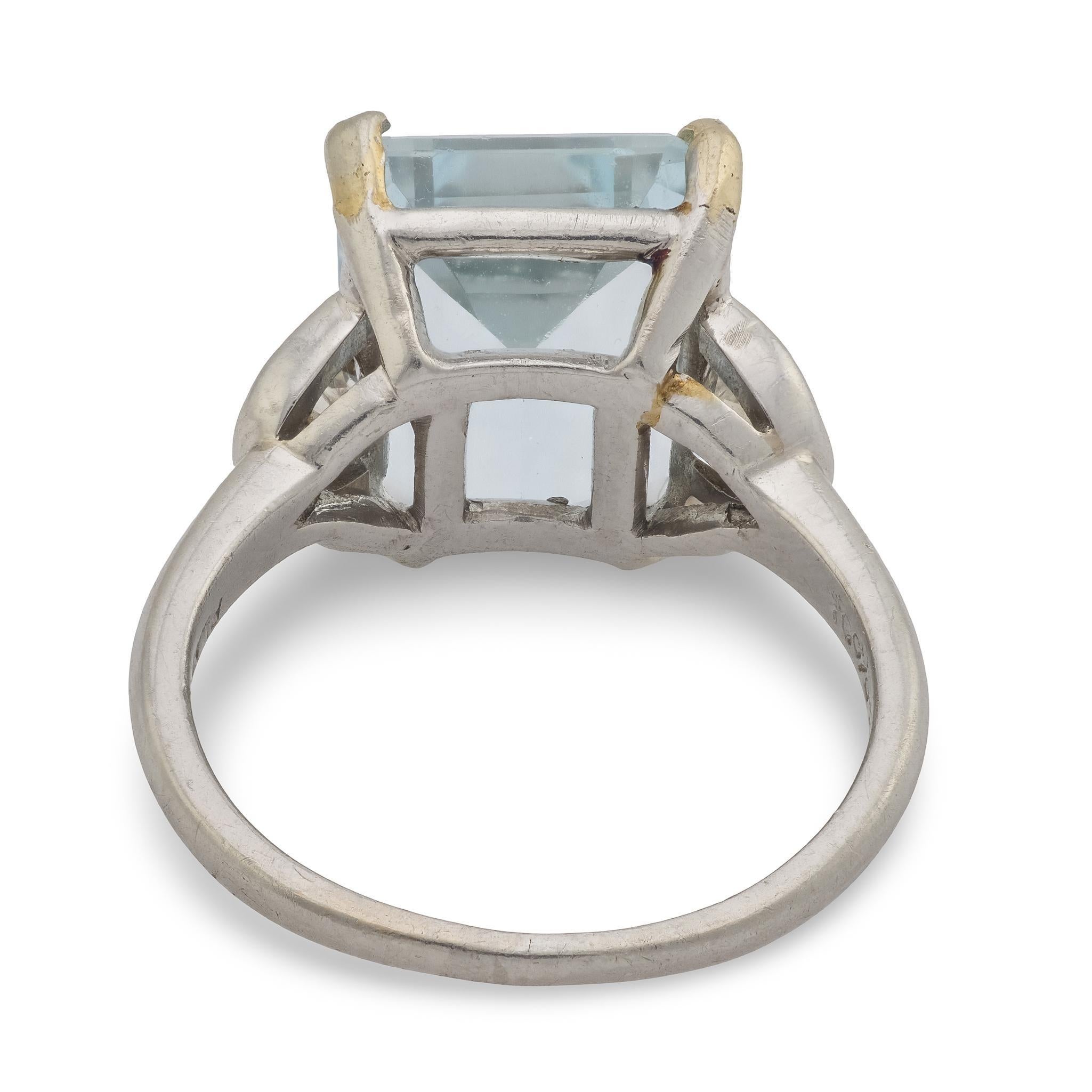 Retro 4 Karat Aquamarin Diamant Platin 3 Stein Ring Damen im Angebot