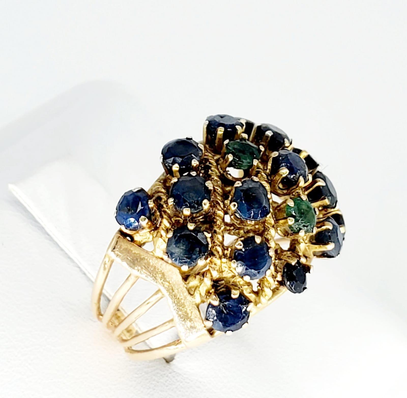 Round Cut Retro 4.00 Carat Blue Sapphires & Emeralds Cocktail Rope Design Ring