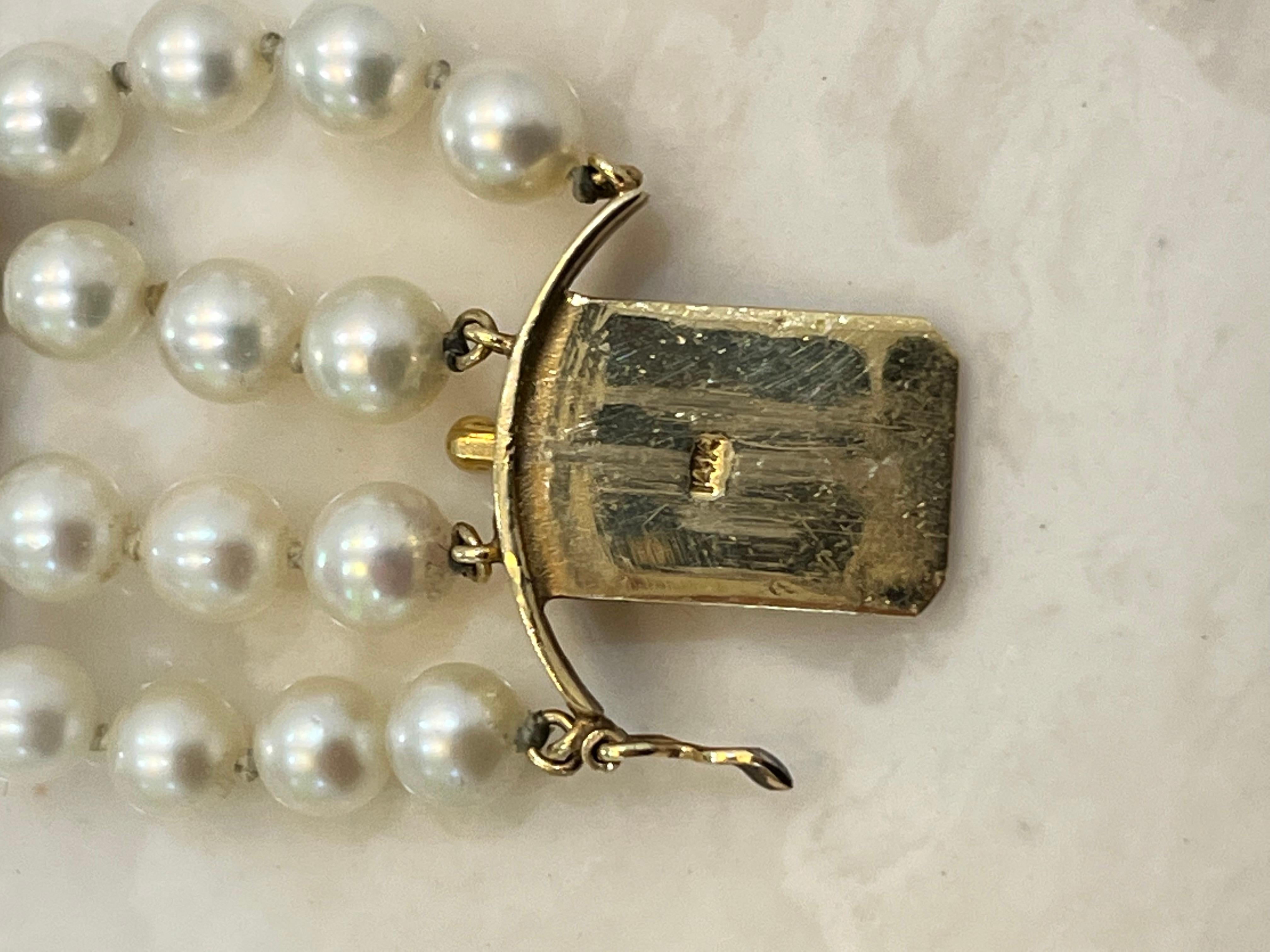 Retro 4-String Freshwater South Sea Pearl and Gemstone 18K Gold Bracelet In Excellent Condition For Sale In Miami, FL