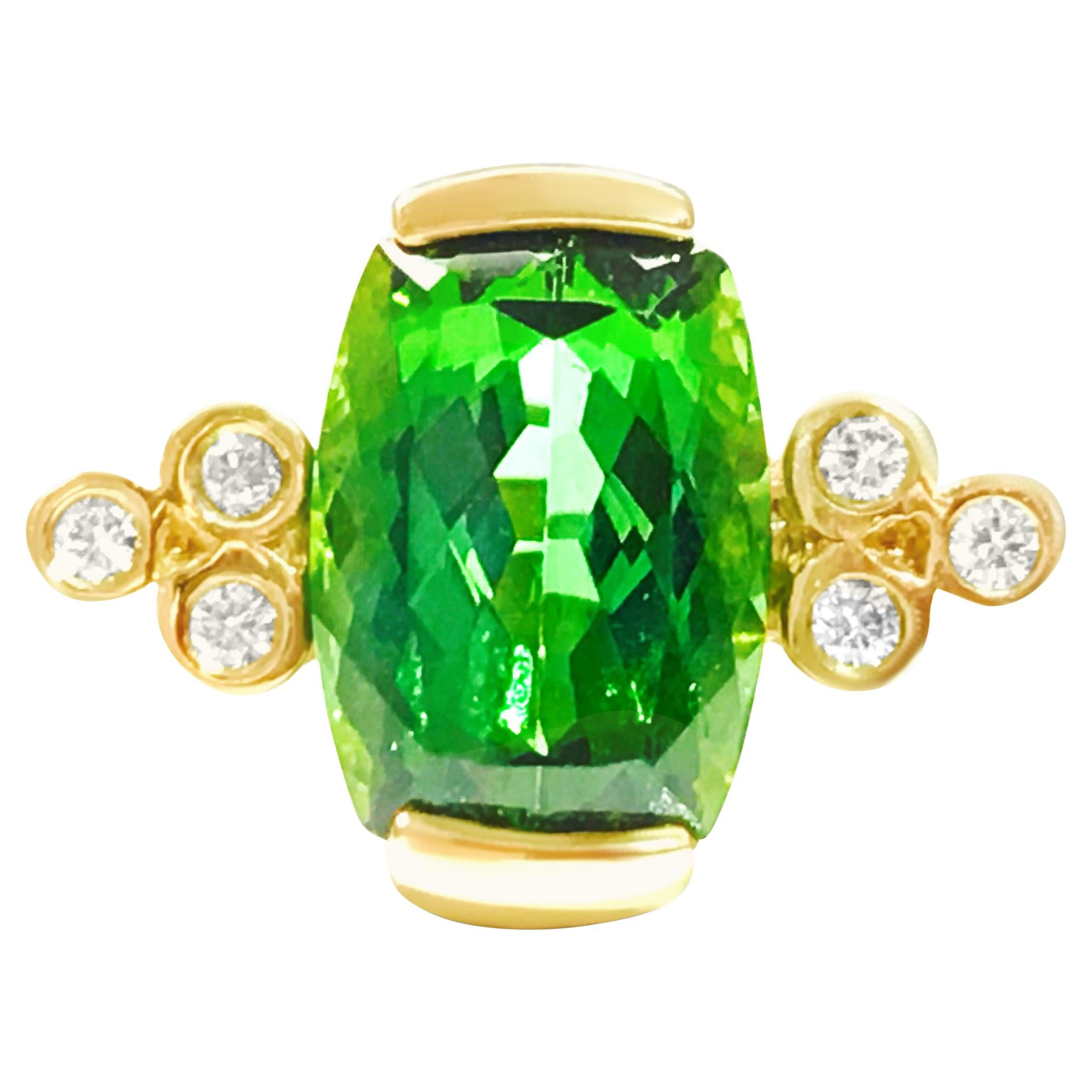 Retro 4.00 Carat Green Tourmaline Diamond Cocktail Ring For Sale