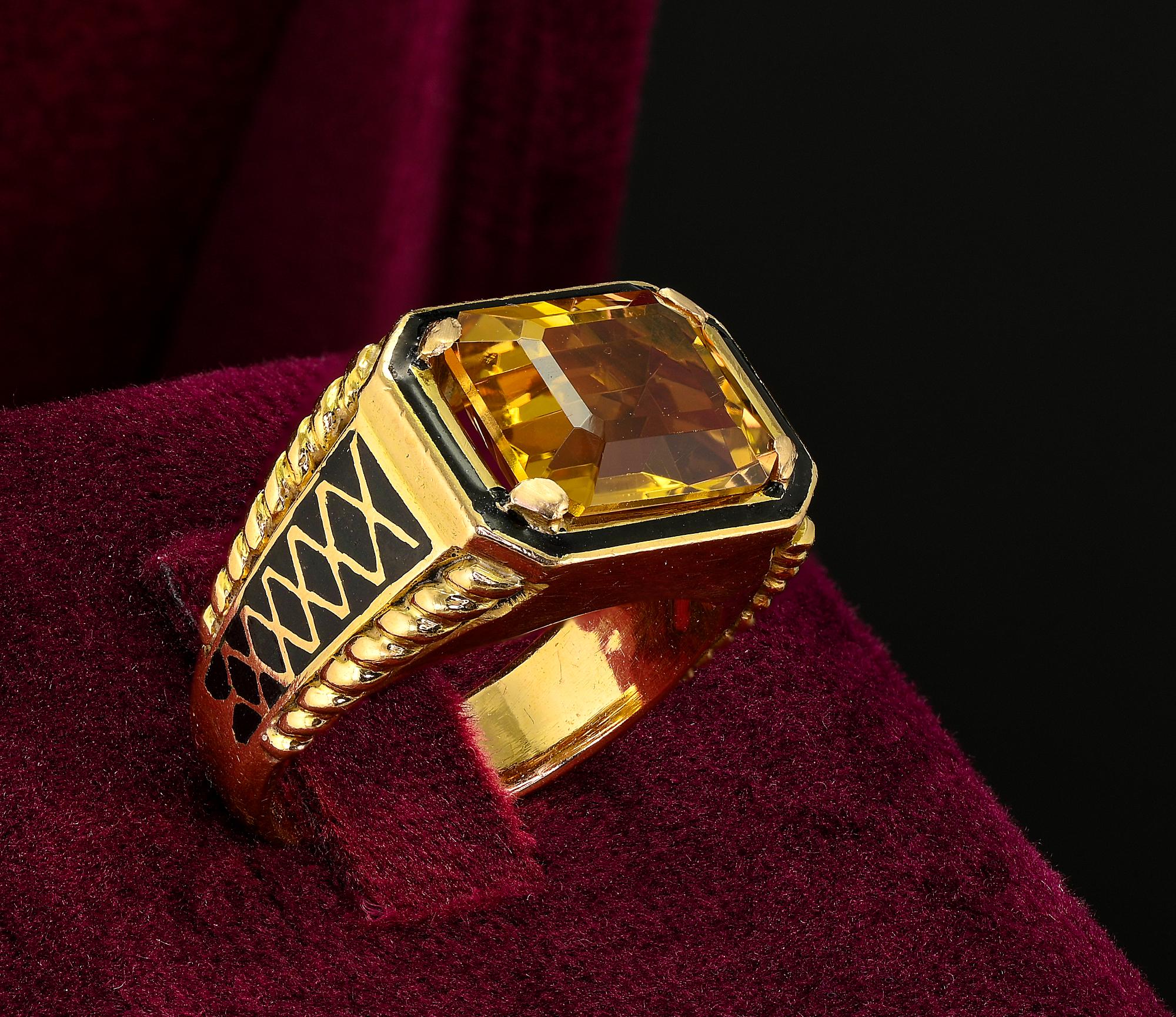Retro 4.80 Ct Natural Citrine Black Enamel 18 KT ring In Good Condition For Sale In Napoli, IT