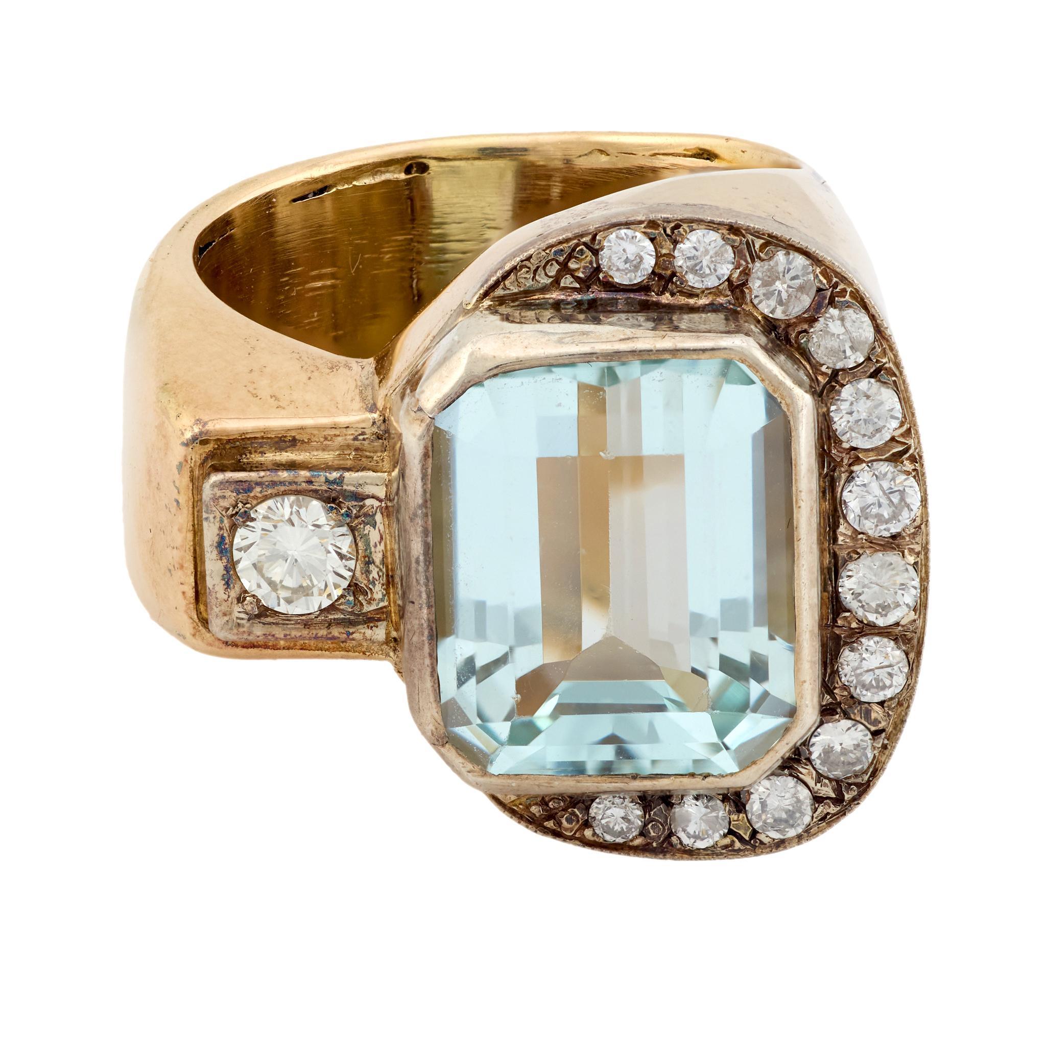 Emerald Cut Retro 5 carat aquamarine diamond 14k yellow gold cocktail ring For Sale