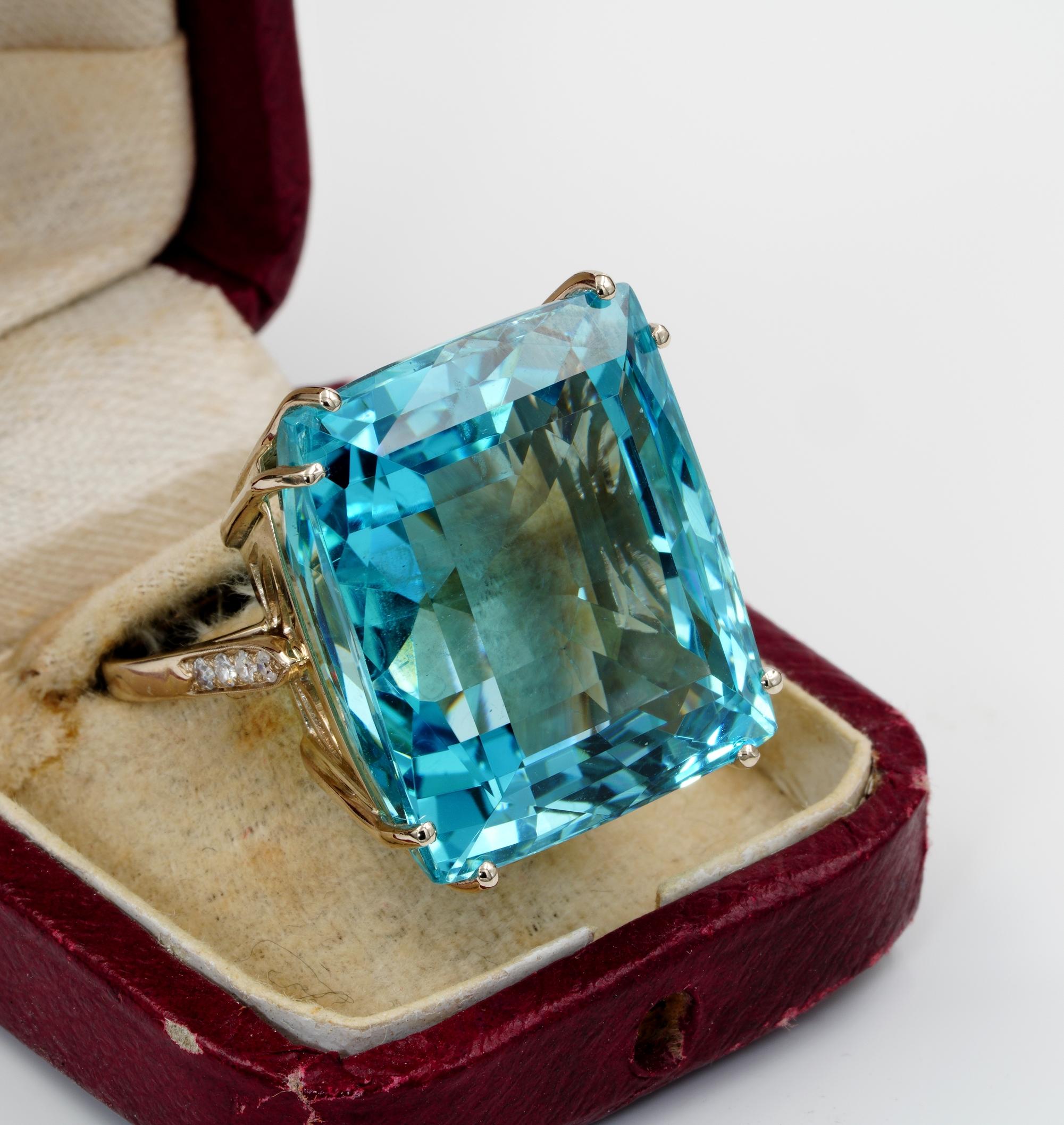 Retro 50.00 Ct Untreated Aquamarine Diamond ring  In Good Condition In Napoli, IT
