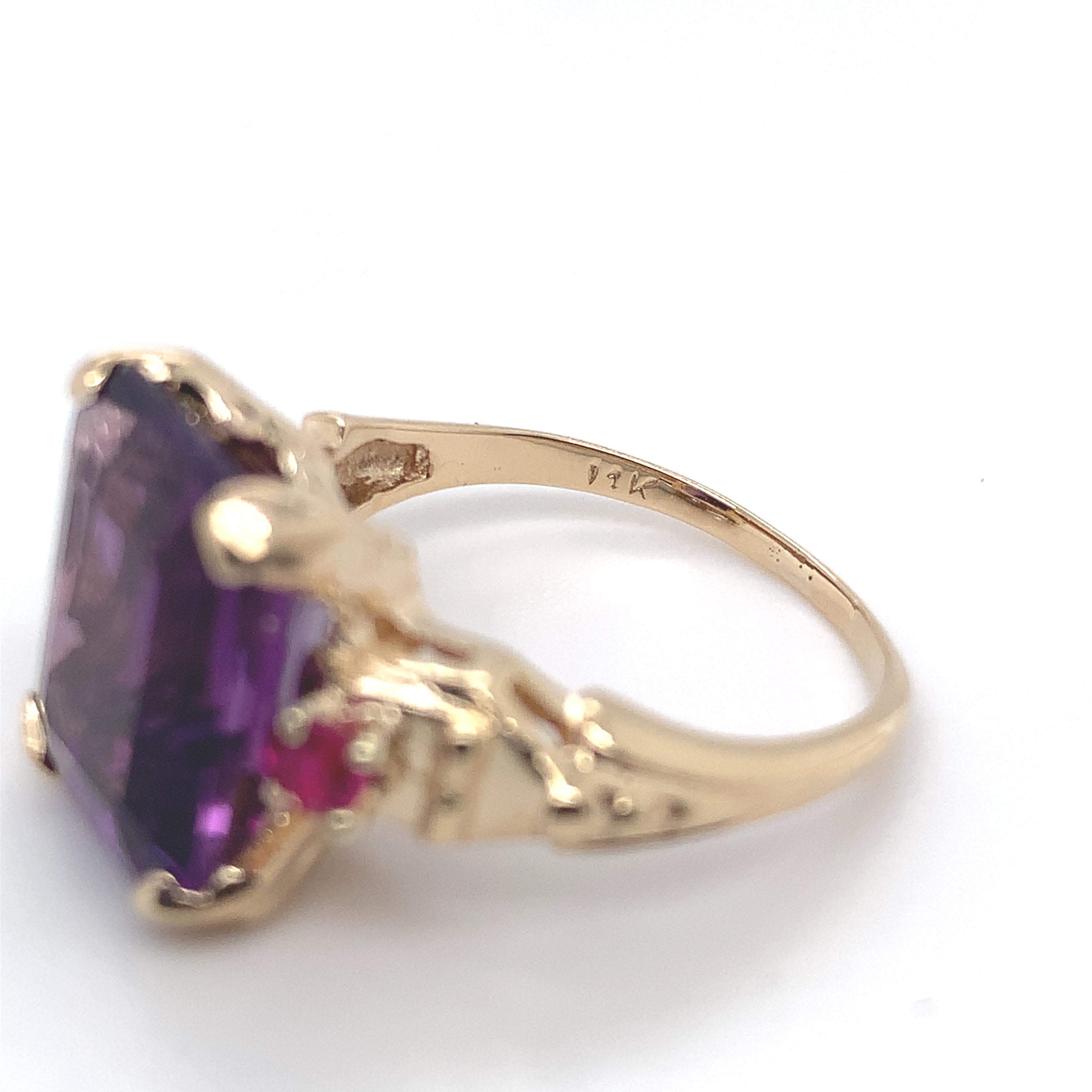 Retro 5.24ct Amethyst 14K Ring with Rubies In Good Condition For Sale In Big Bend, WI