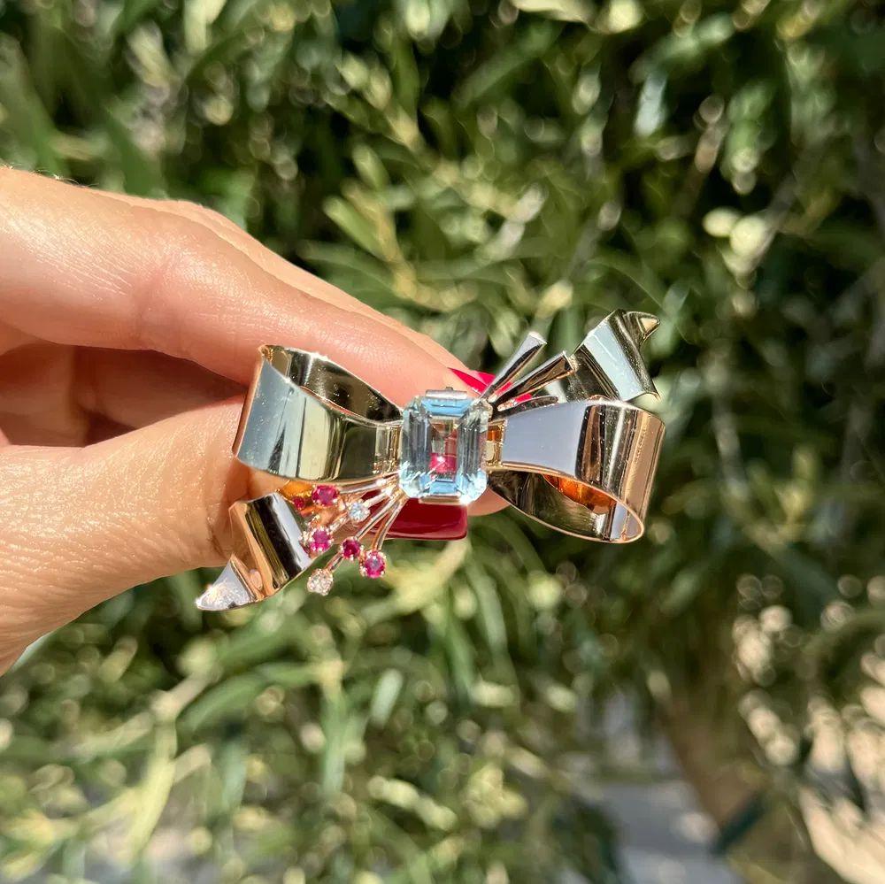Mixed Cut Retro 6 Carat Aquamarine, Diamond and Ruby Gold Mid Century Modern Brooch Pin For Sale