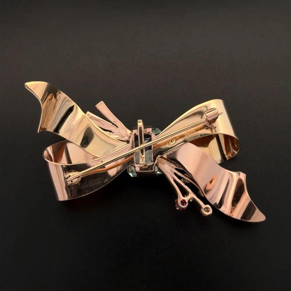 Retro 6 Carat Aquamarine, Diamond and Ruby Gold Mid Century Modern Brooch Pin In Excellent Condition For Sale In Montreal, QC