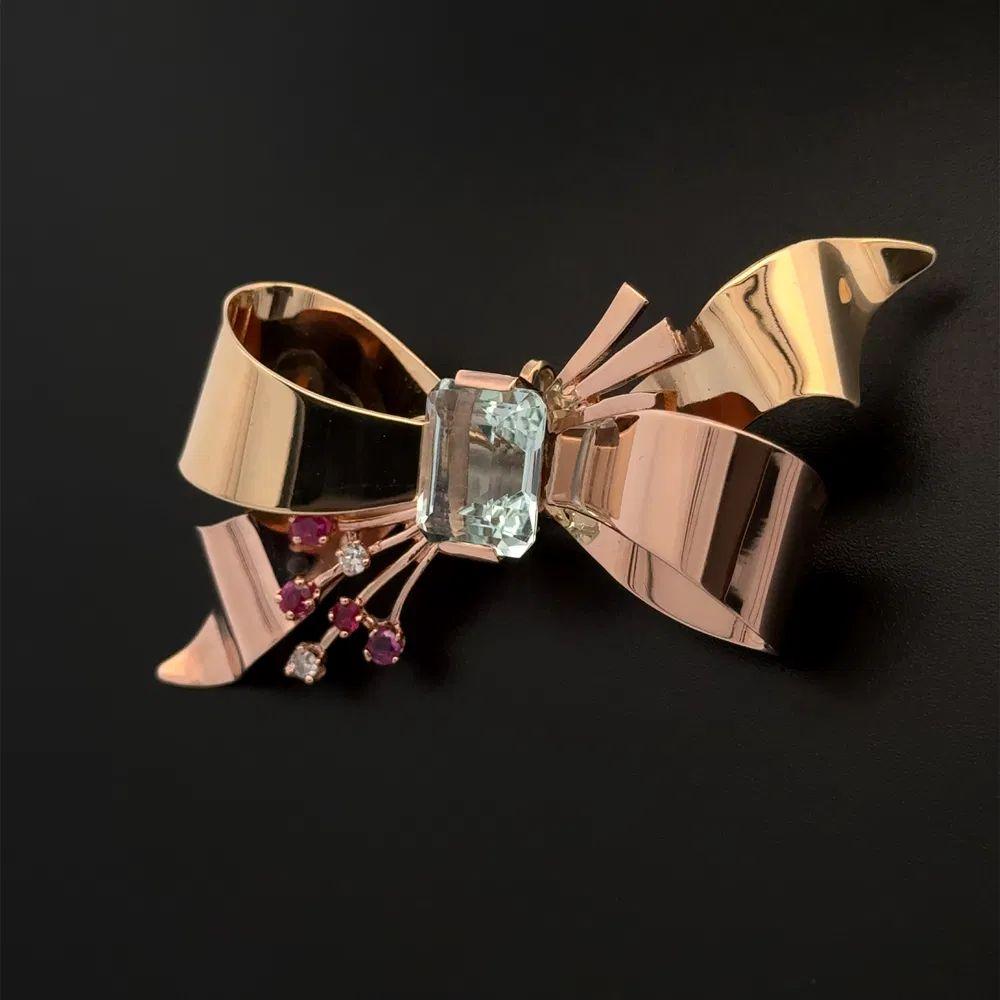 Women's Retro 6 Carat Aquamarine, Diamond and Ruby Gold Mid Century Modern Brooch Pin For Sale
