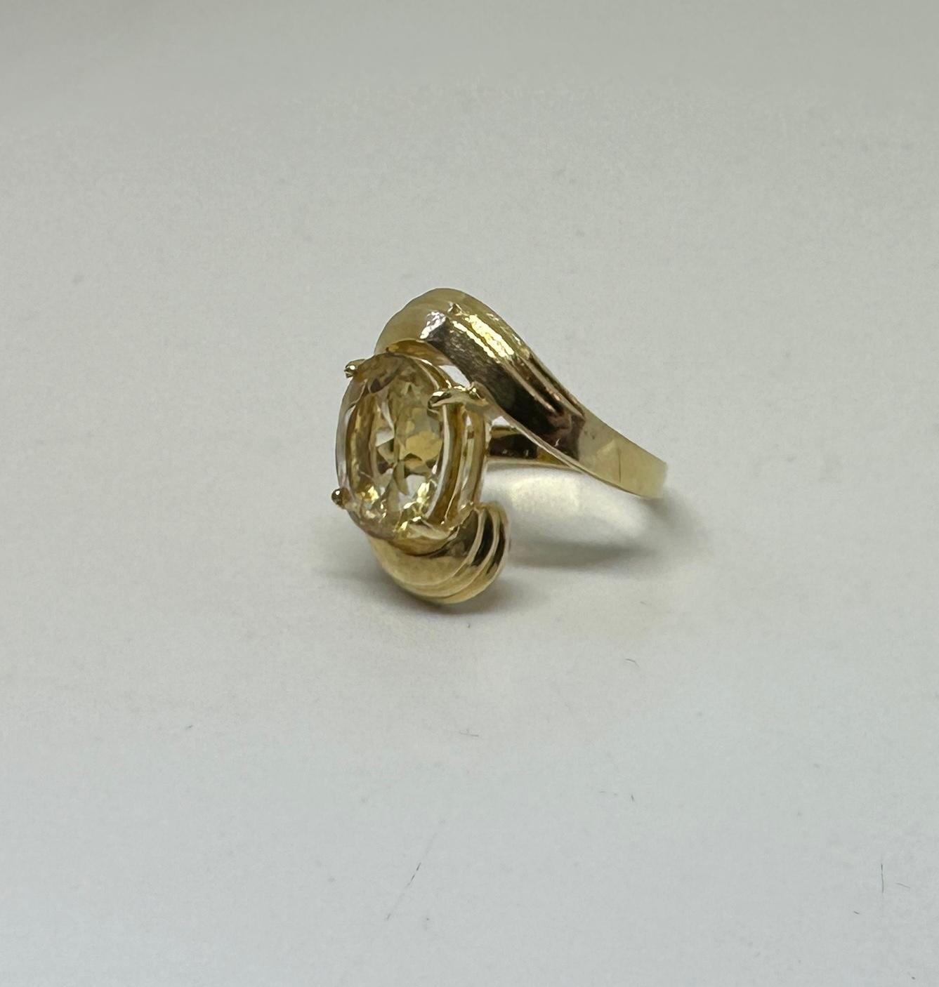 Bague rétro ancienne en or 14 carats avec citrine de 6 carats en vente 4