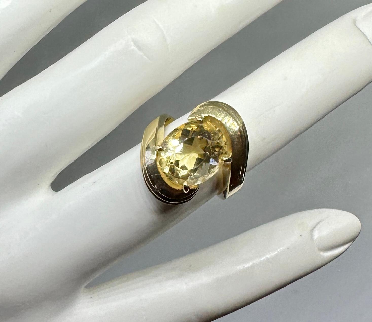 Bague rétro ancienne en or 14 carats avec citrine de 6 carats Unisexe en vente