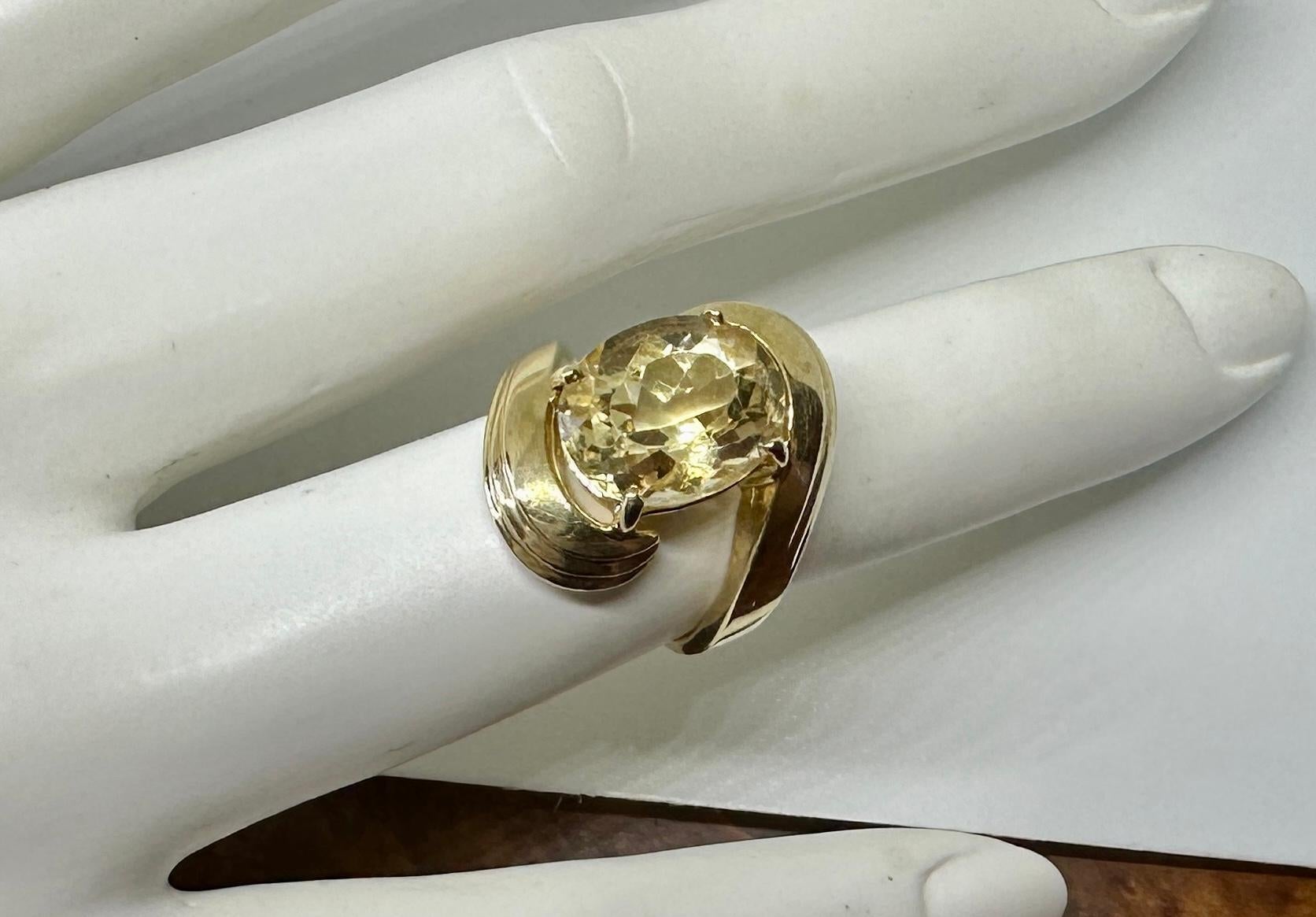 Bague rétro ancienne en or 14 carats avec citrine de 6 carats en vente 1
