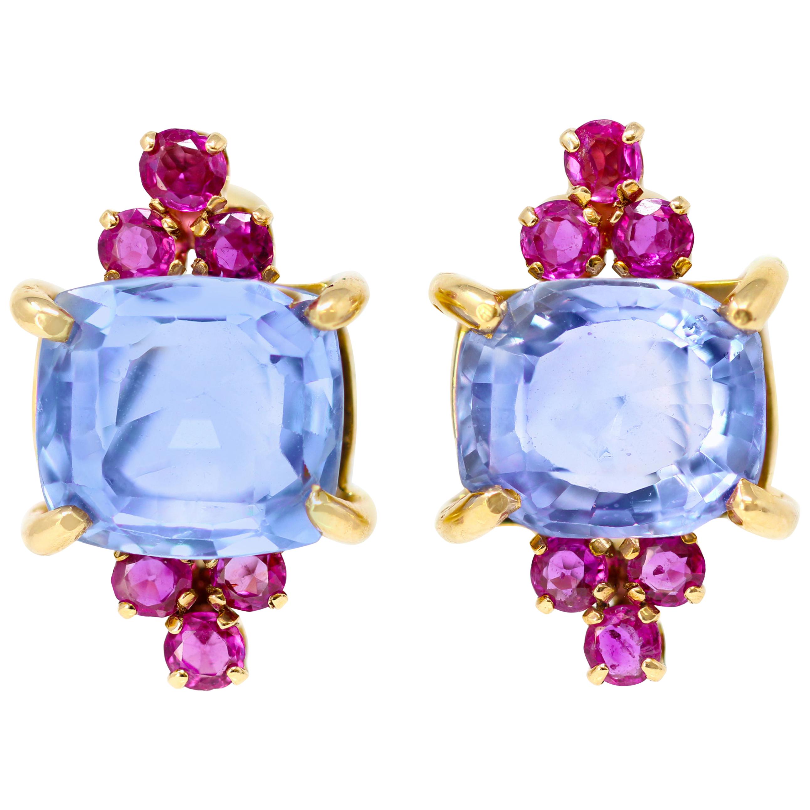 Retro 6.50 and 7.00 Carat Ceylon Sapphire and Ruby Ear Clips in Yellow Gold For Sale