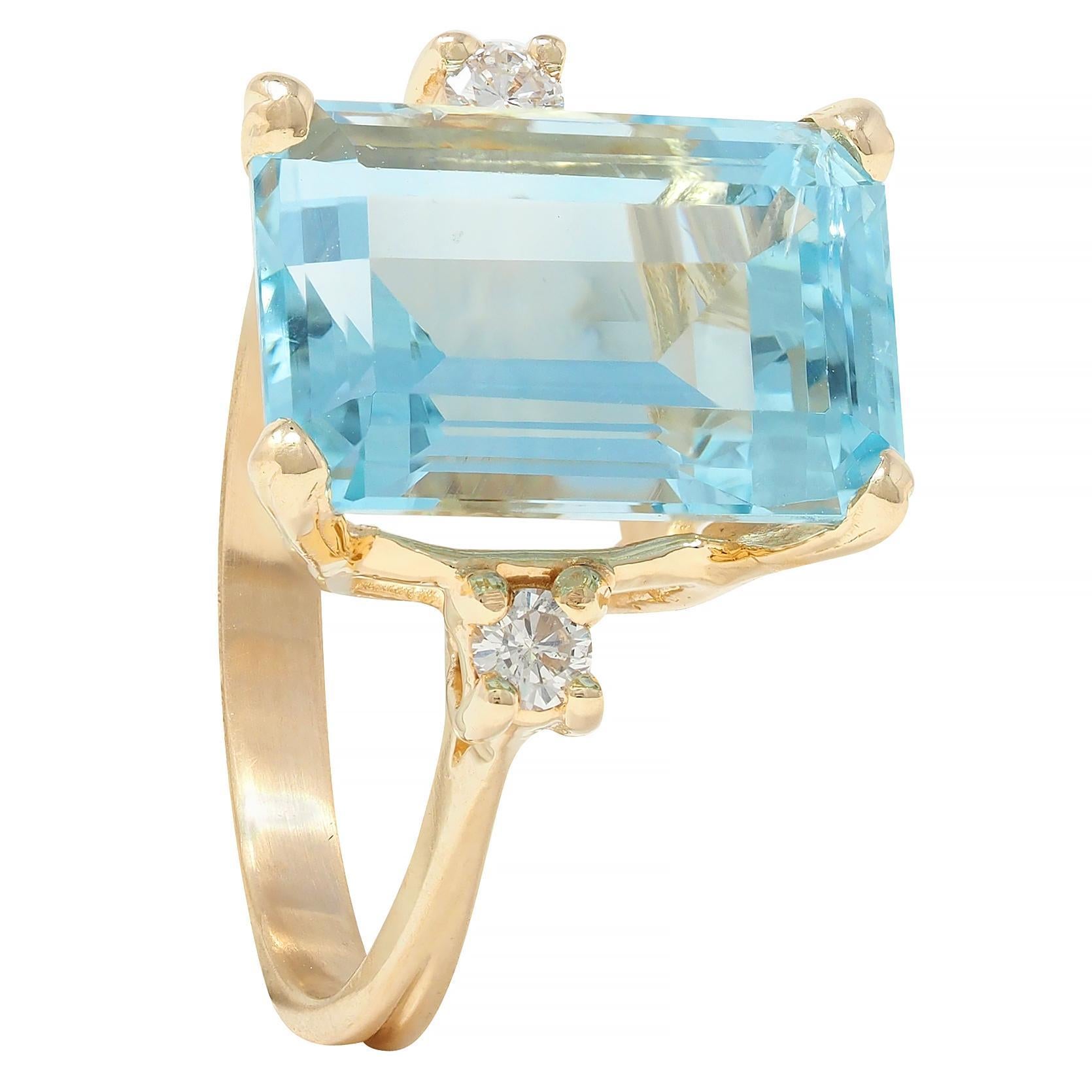 Retro 6.55 CTW Aquamarine Diamond 14 Karat Yellow Gold Vintage Ring 6