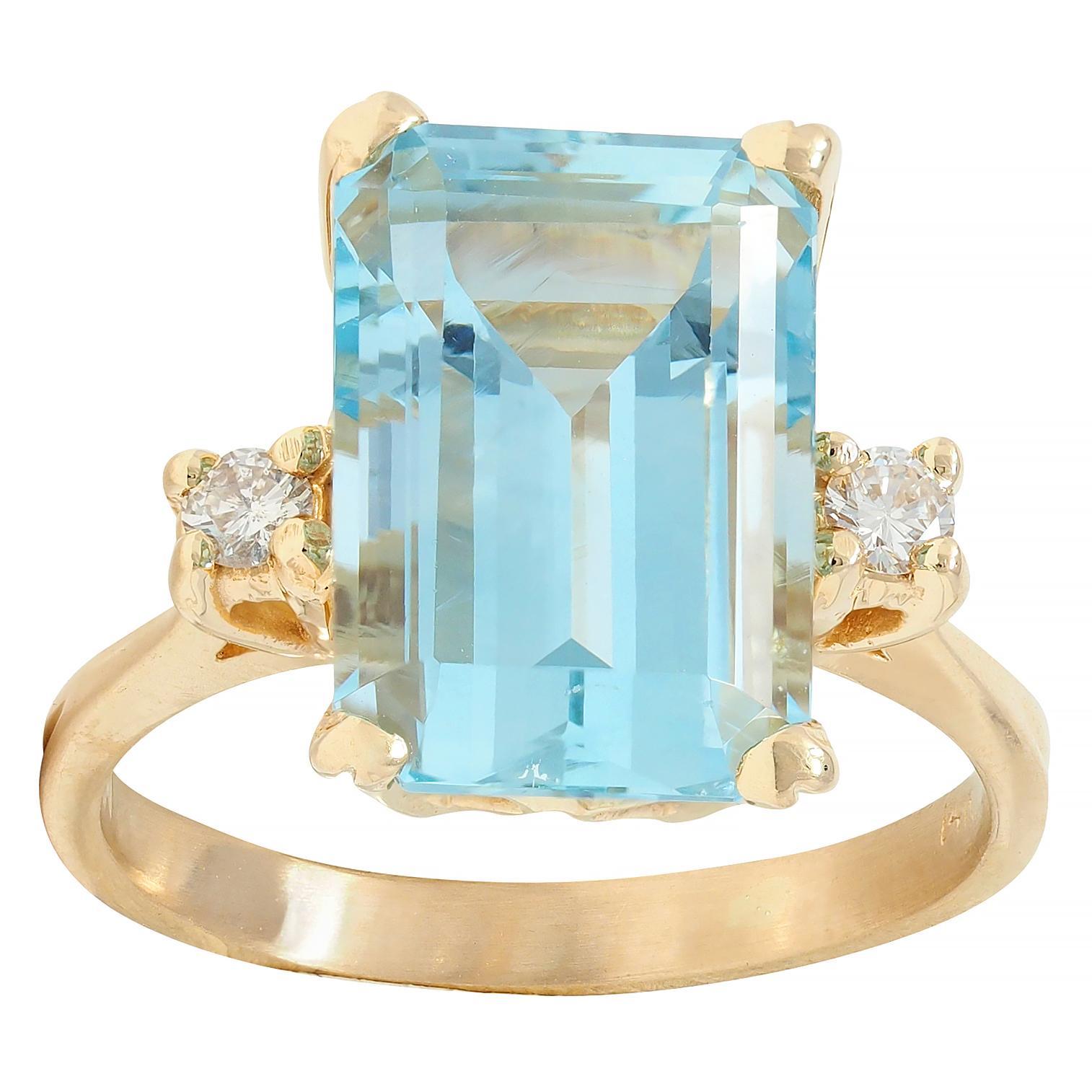 Retro 6.55 CTW Aquamarine Diamond 14 Karat Yellow Gold Vintage Ring 4