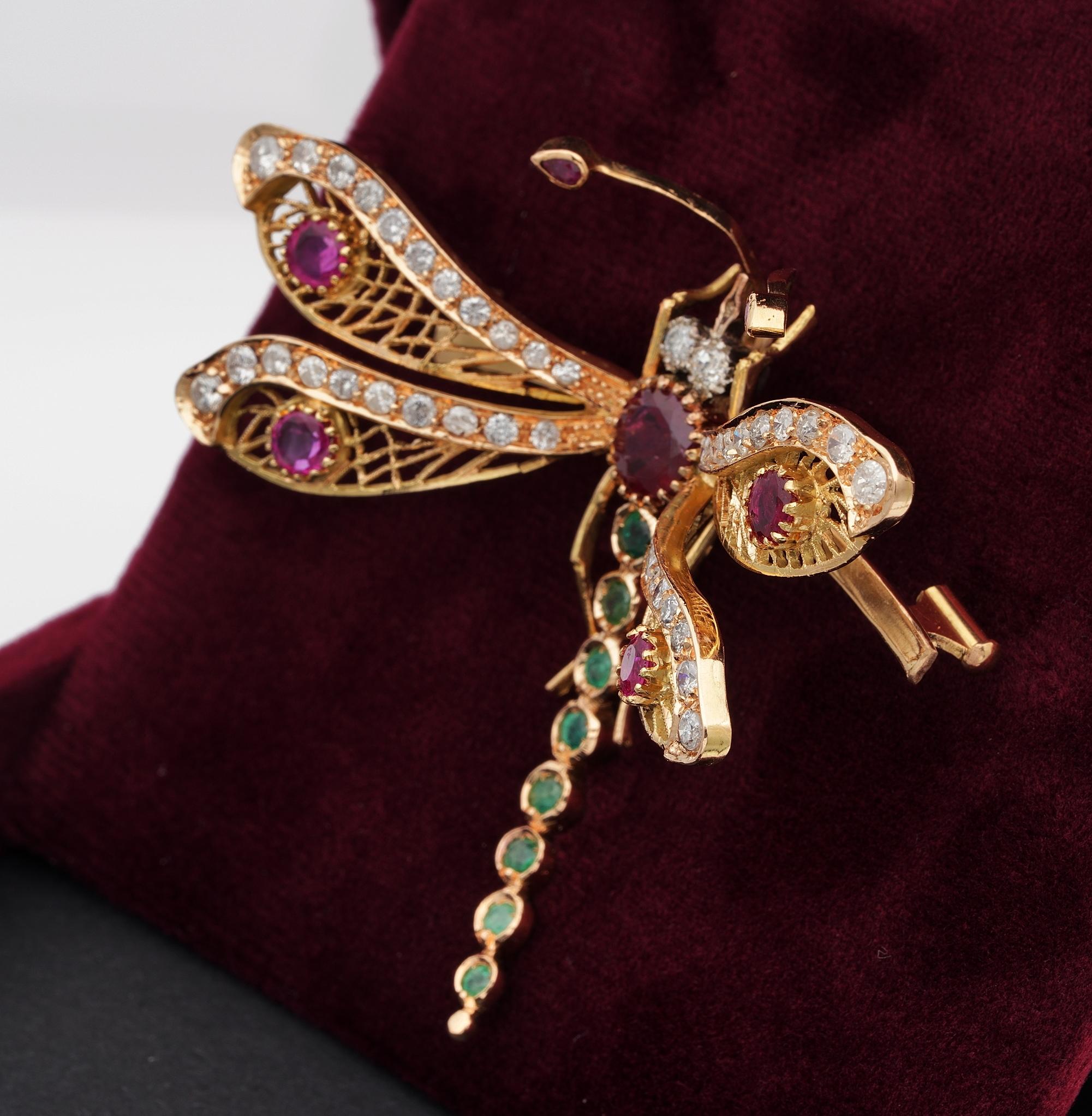 Retro 7.40 Ct Diamond Ruby Emerald 18 Kt Dragonfly Brooch In Excellent Condition For Sale In Napoli, IT