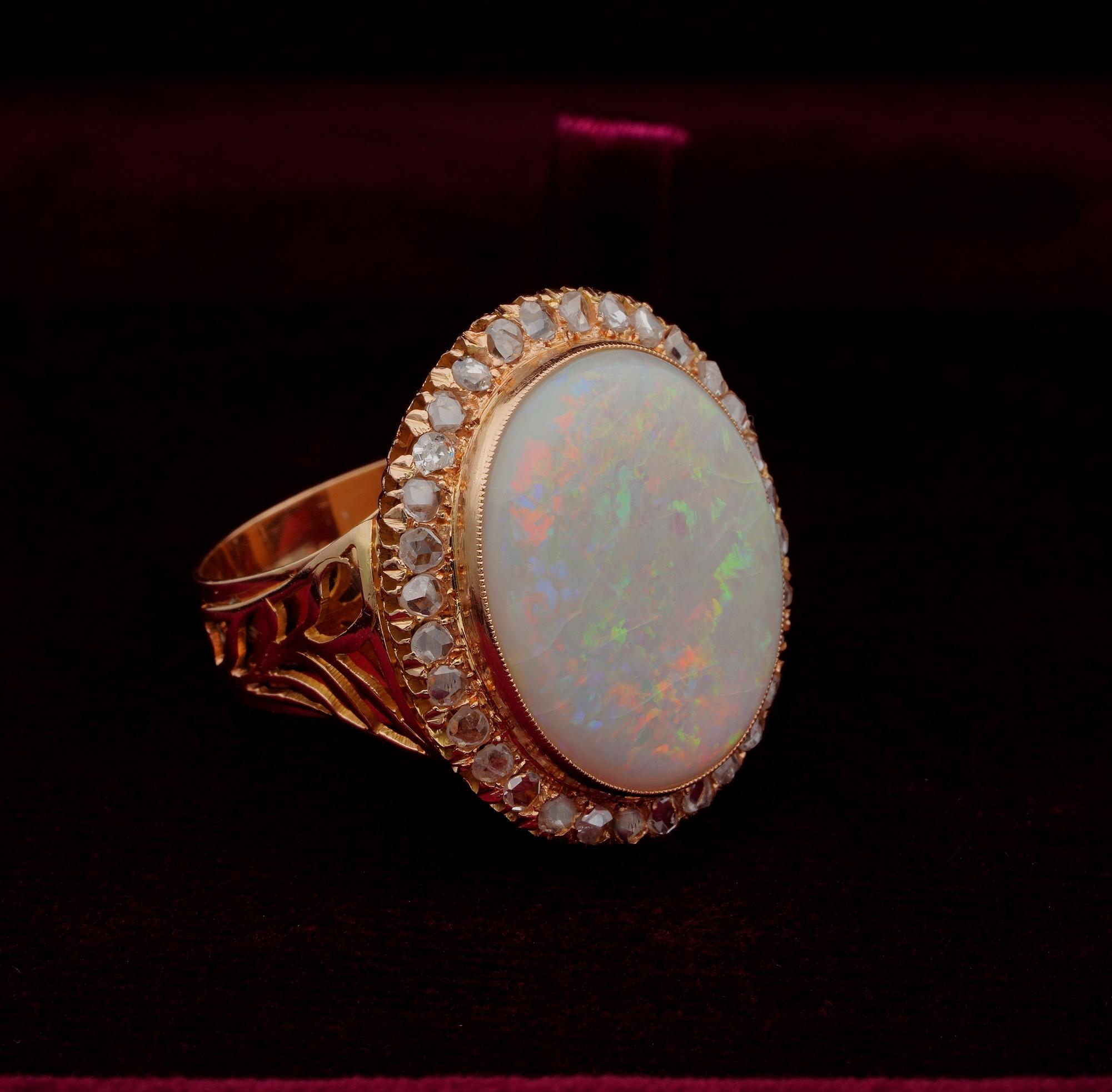 Retro 8.0 Australian Opal Rose Cut Diamond 18 Kt Ring In Good Condition For Sale In Napoli, IT