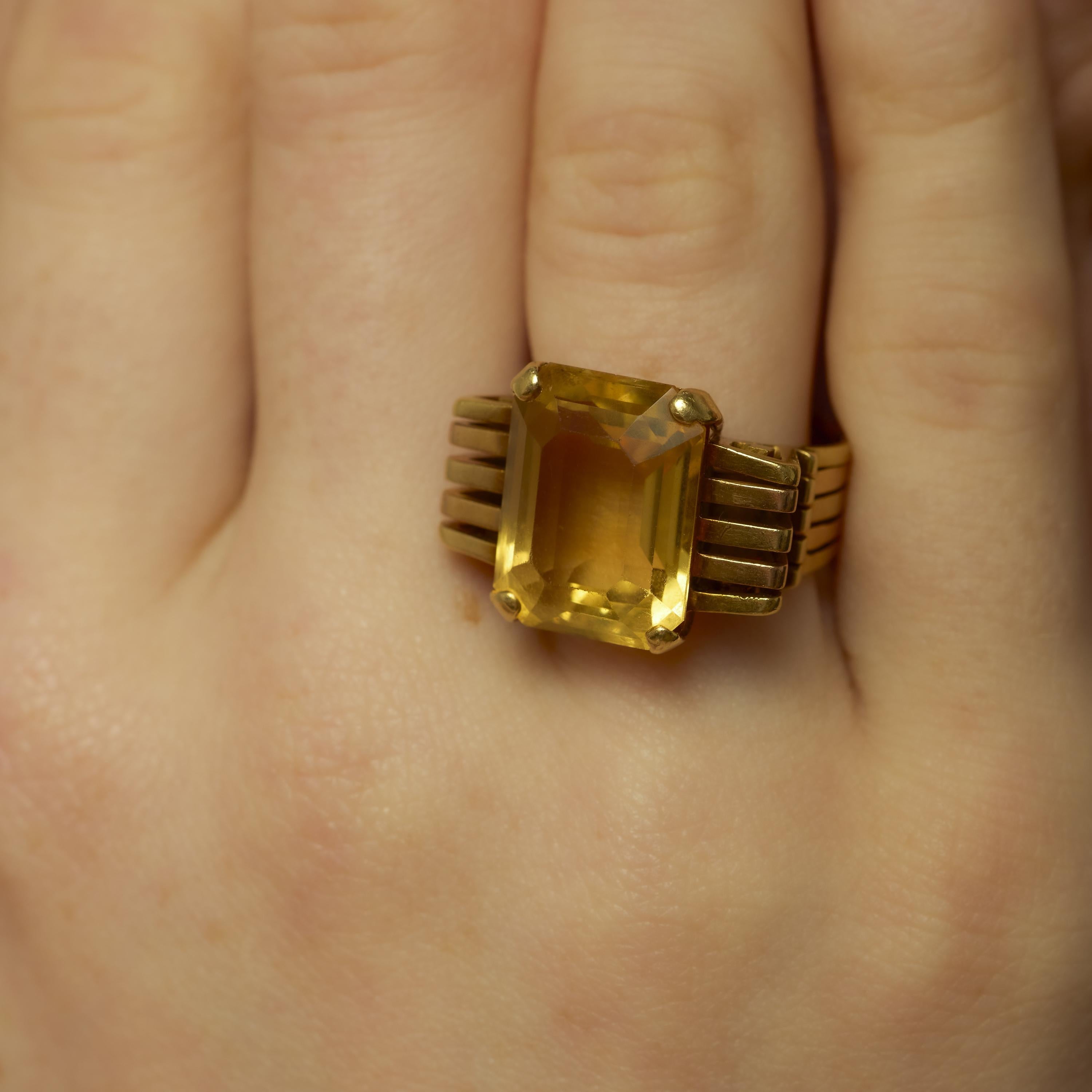 Anillo de cóctel retro de oro amarillo de 18 quilates con citrino de 9,10 quilates Retro en venta