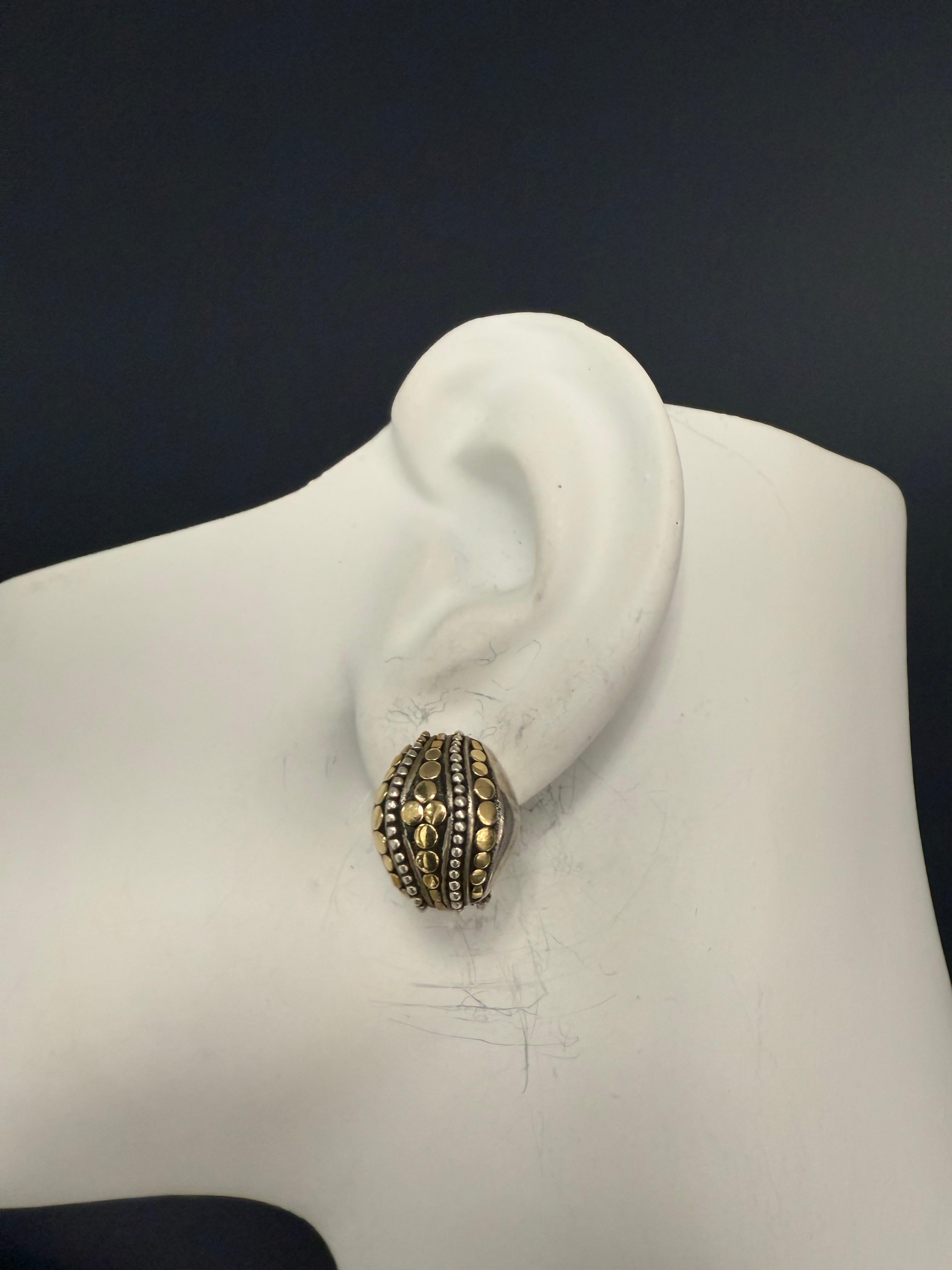 Rétro Orecchini retrò in argento 925 e oro giallo 18 carati con intarsio Circa 1980 in vendita