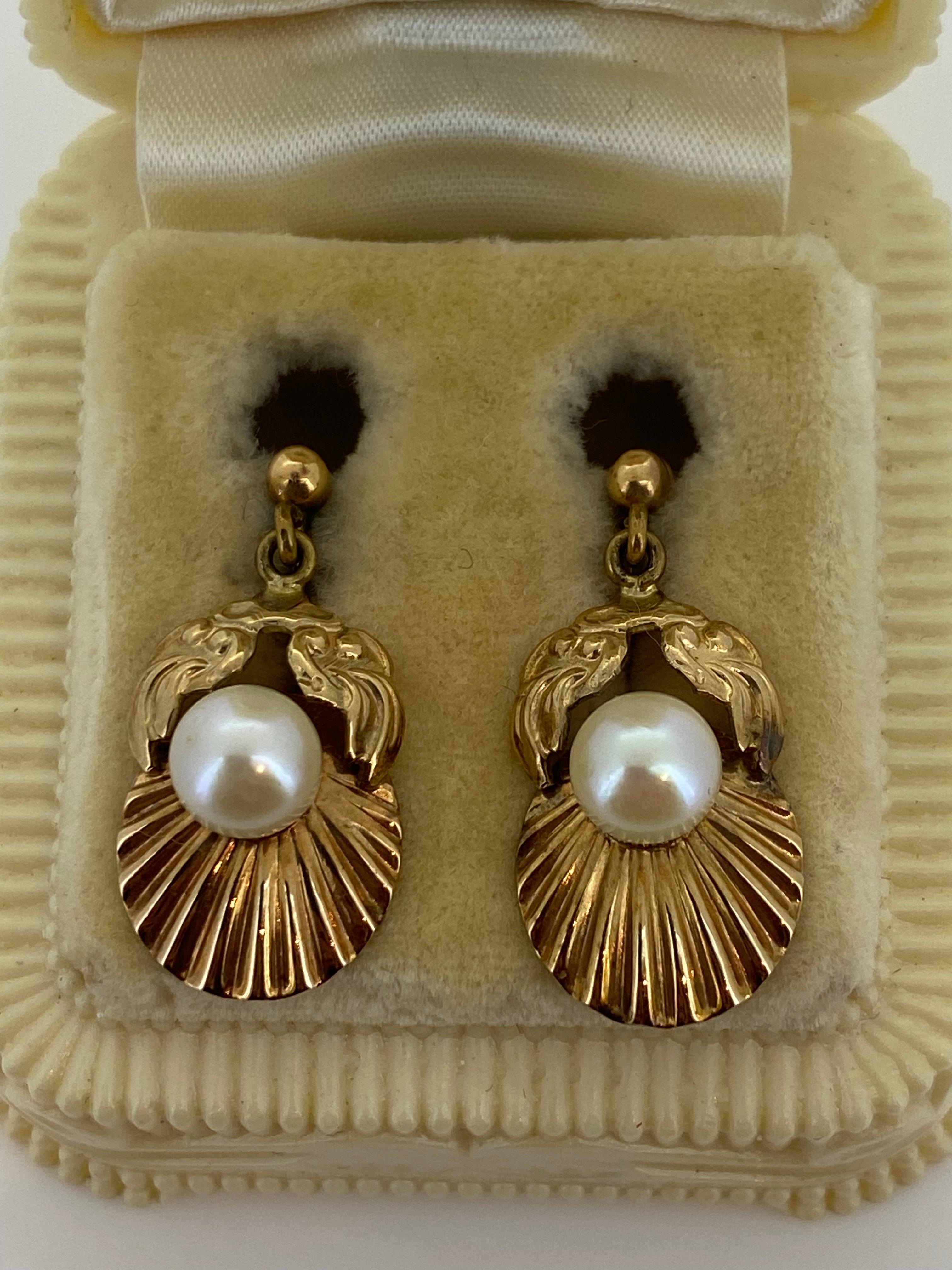 Round Cut Retro 9K Rose Gold Pearl Clip on Earrings. Shell & Foliate Motif. Original Box. For Sale
