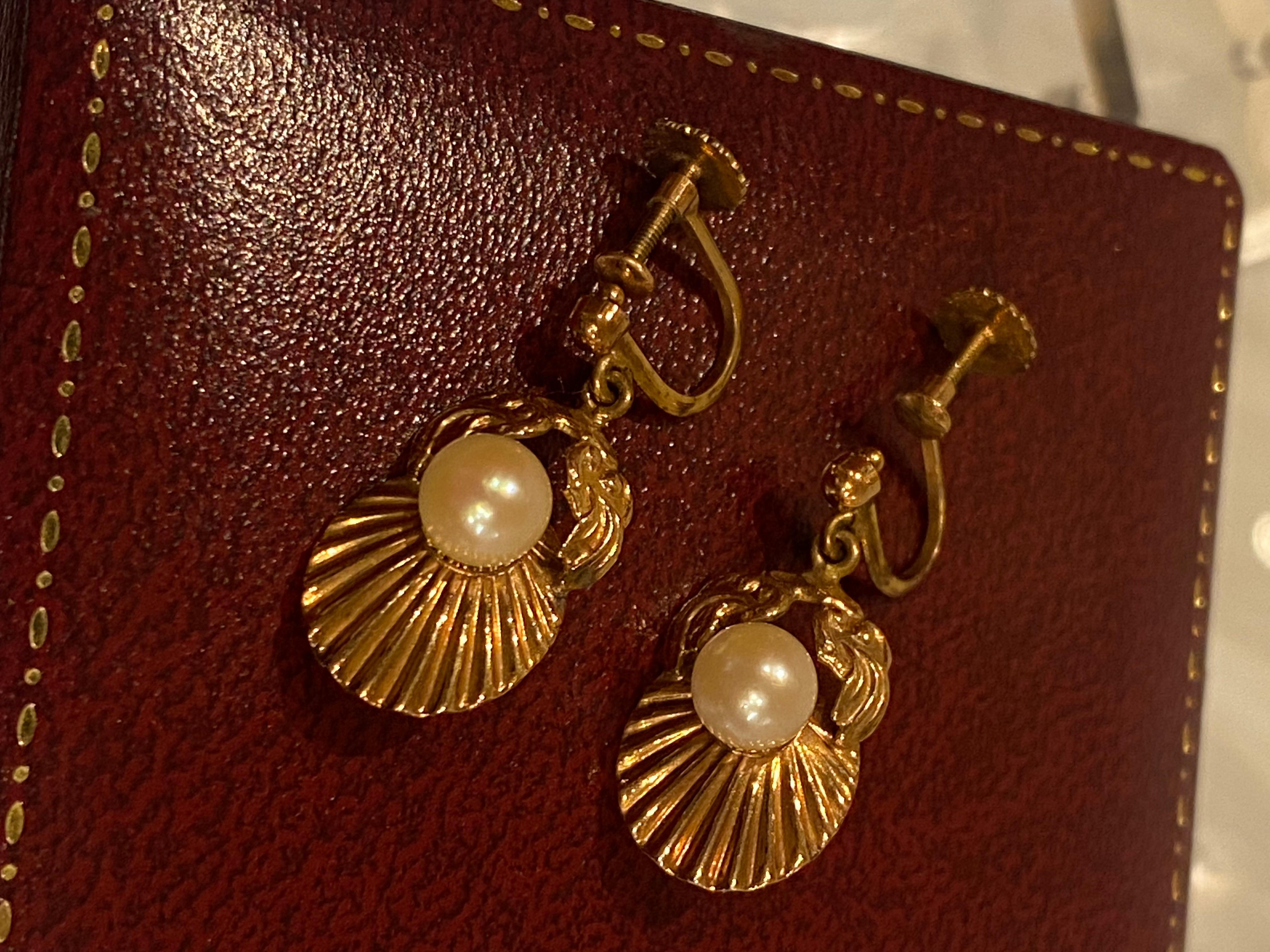 Retro 9K Rose Gold Pearl Clip on Earrings. Shell & Foliate Motif. Original Box. For Sale 3