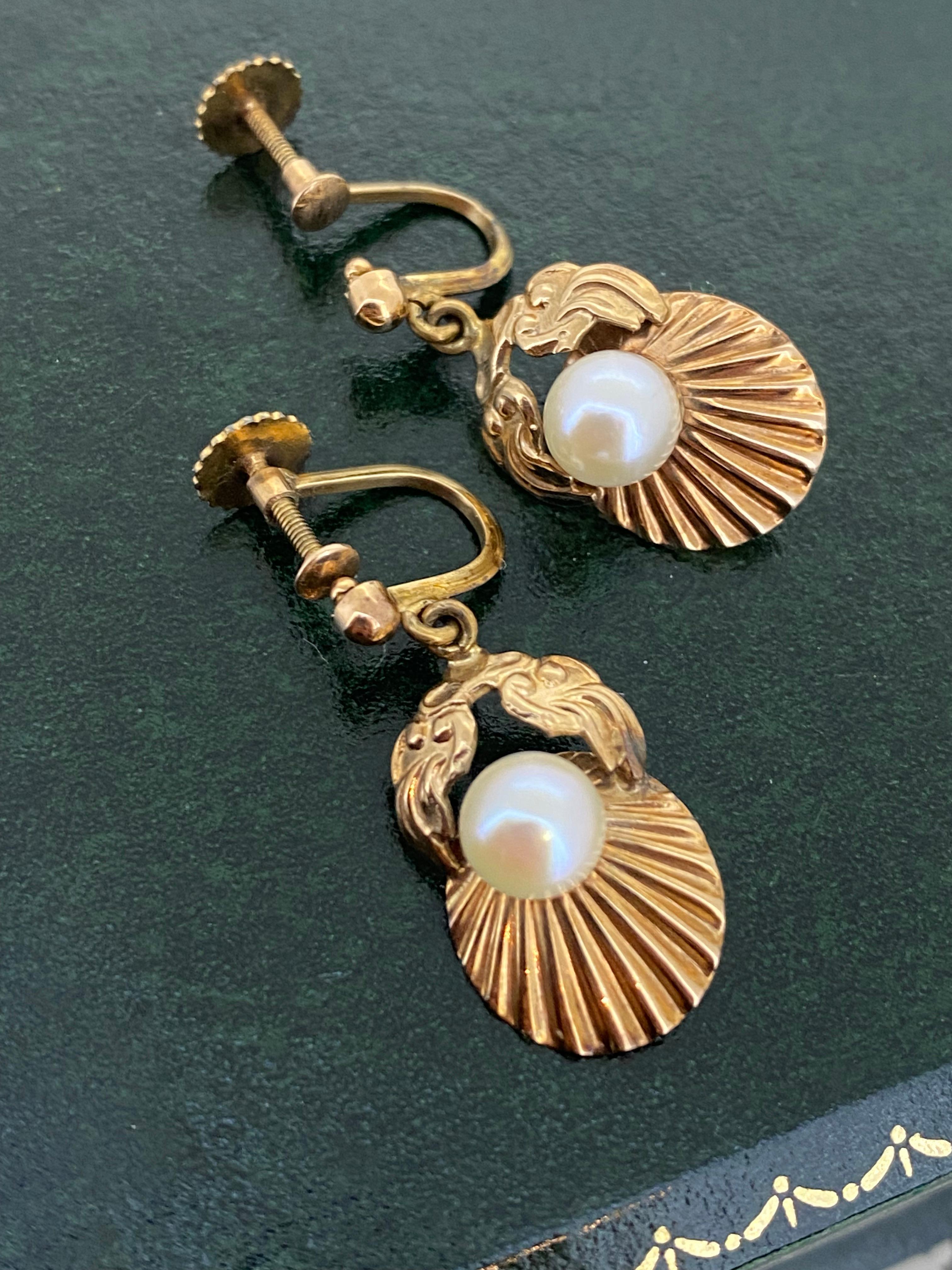 Retro 9K Rose Gold Pearl Clip on Earrings. Shell & Foliate Motif. Original Box. For Sale 4
