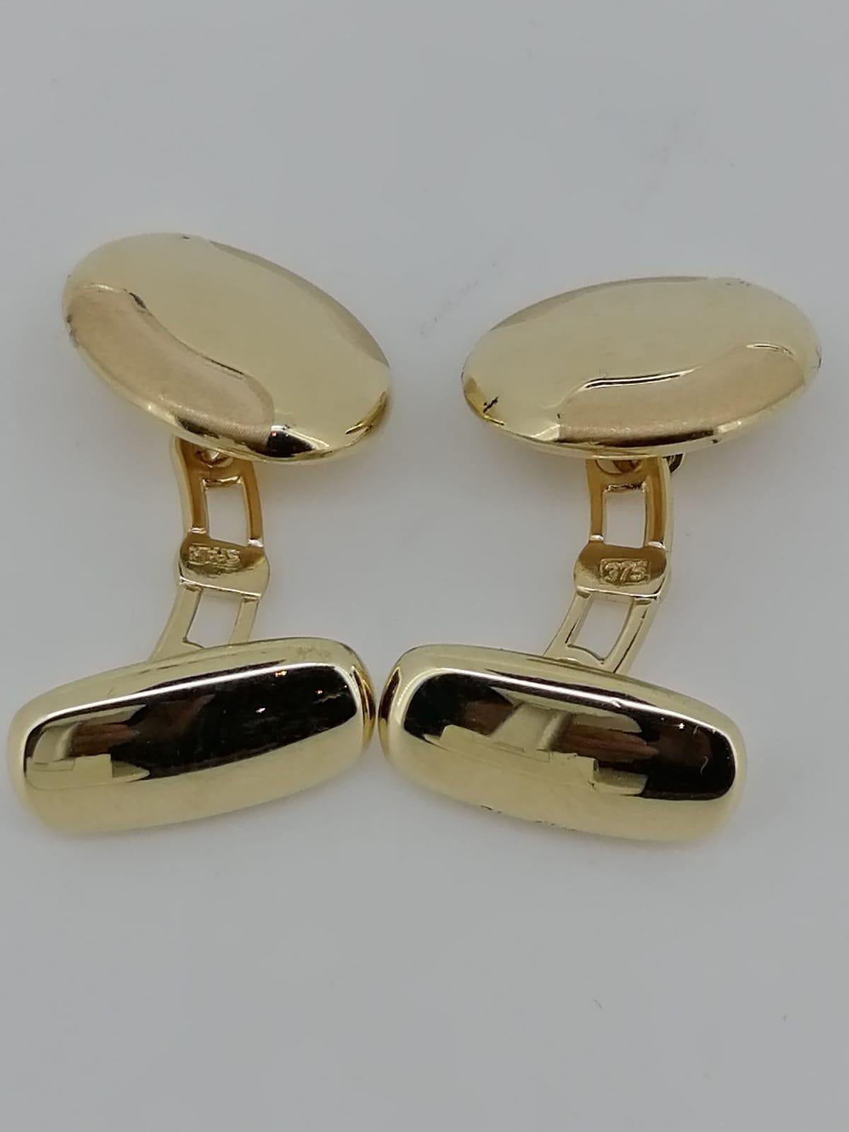 This retro pair is of European provenance, 
crafted in 9K two-tone gold (rose & yellow) 
in satin (matte) & bright finish 
The elongated links (stamped) secure these cufflinks on the cuff.

Total item's weight: 4.00gr. 

Front's section dimensions: