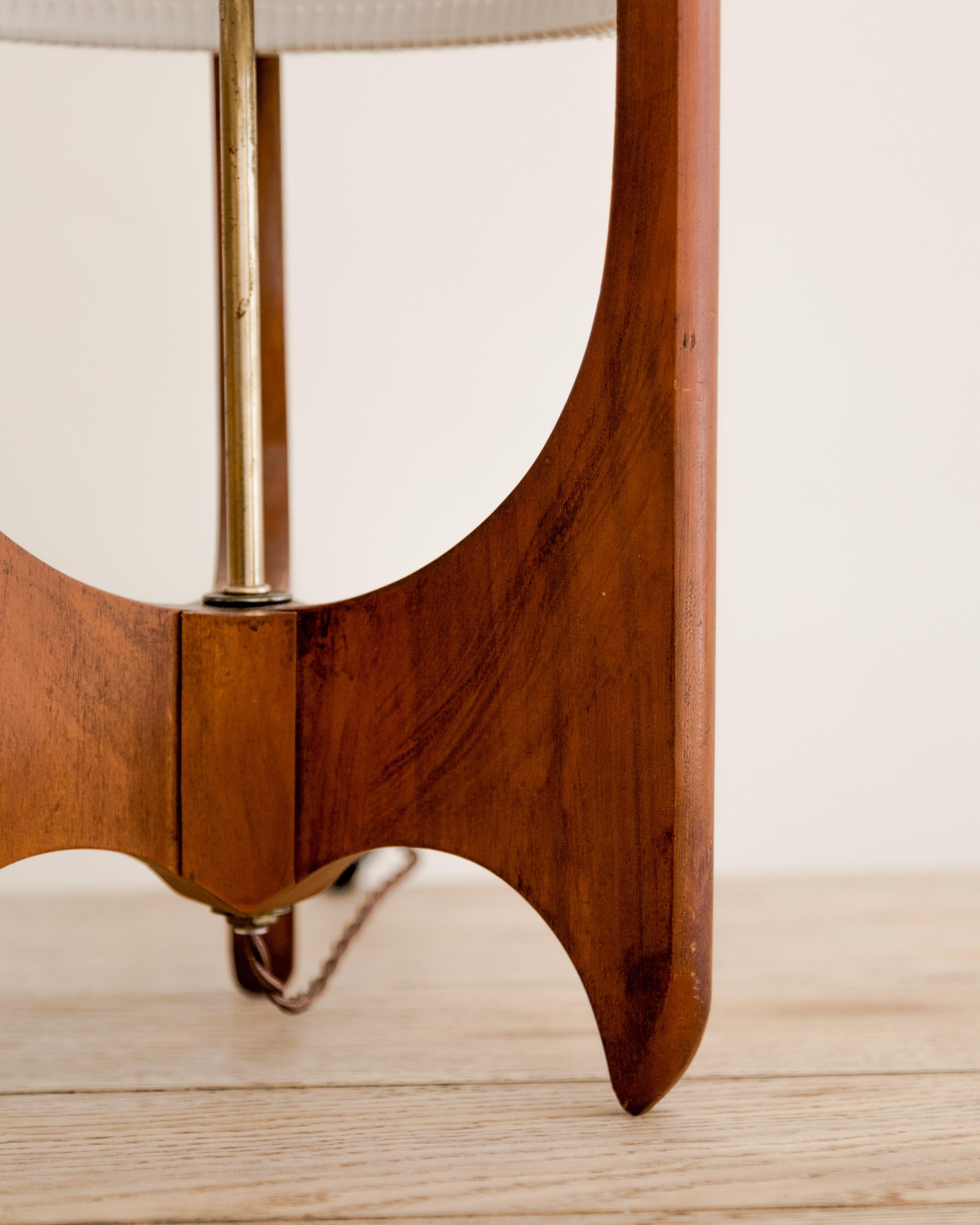 Wood Retro American Table Lamp For Sale