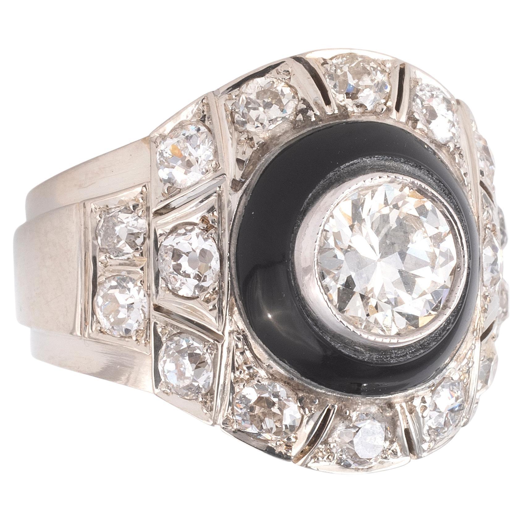 Retro An Onyx And Diamond Cluster Ring In Excellent Condition For Sale In Firenze, IT