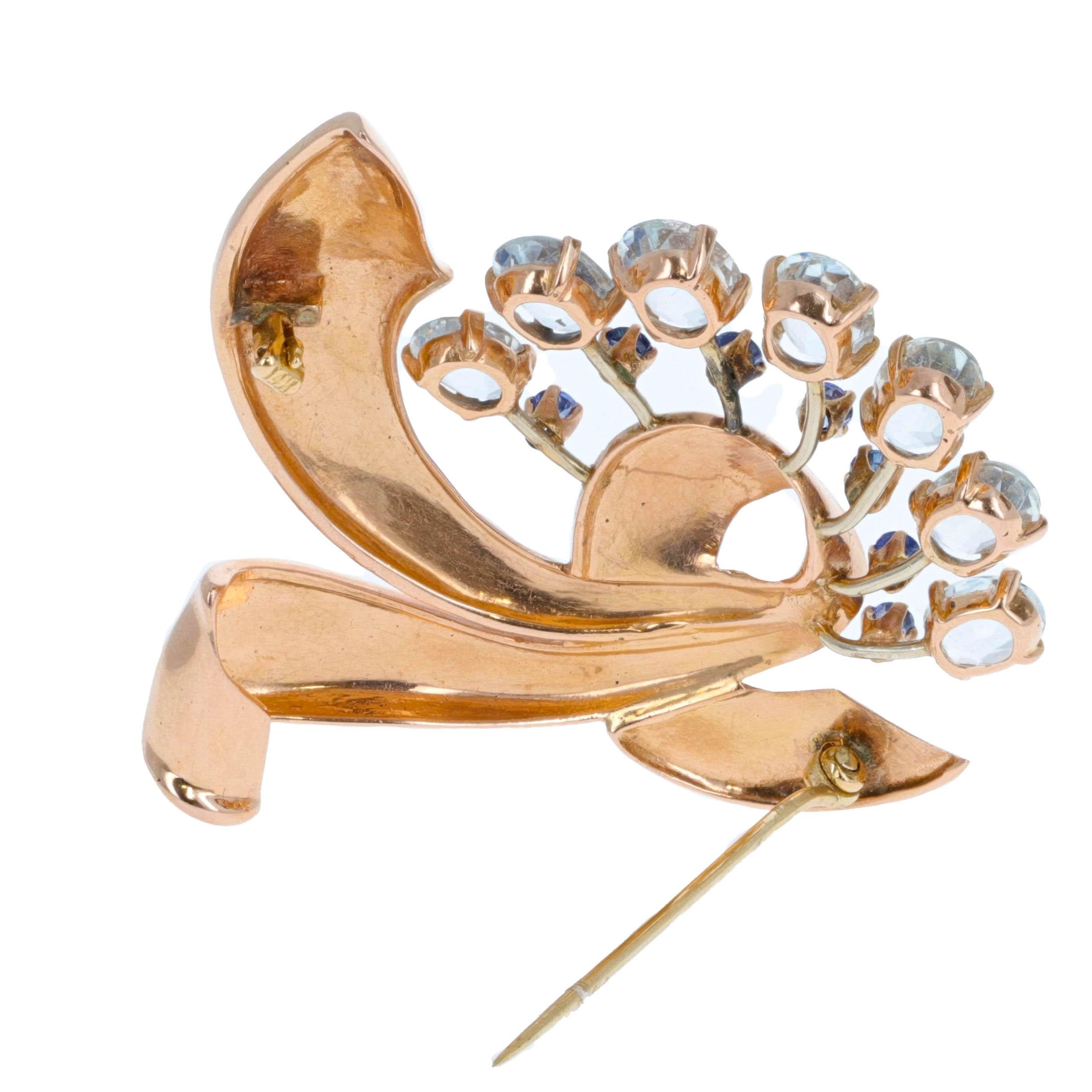 Spilla retrò in oro rosa 14K con acquamarina e zaffiro, design floreale di metà secolo in vendita 3