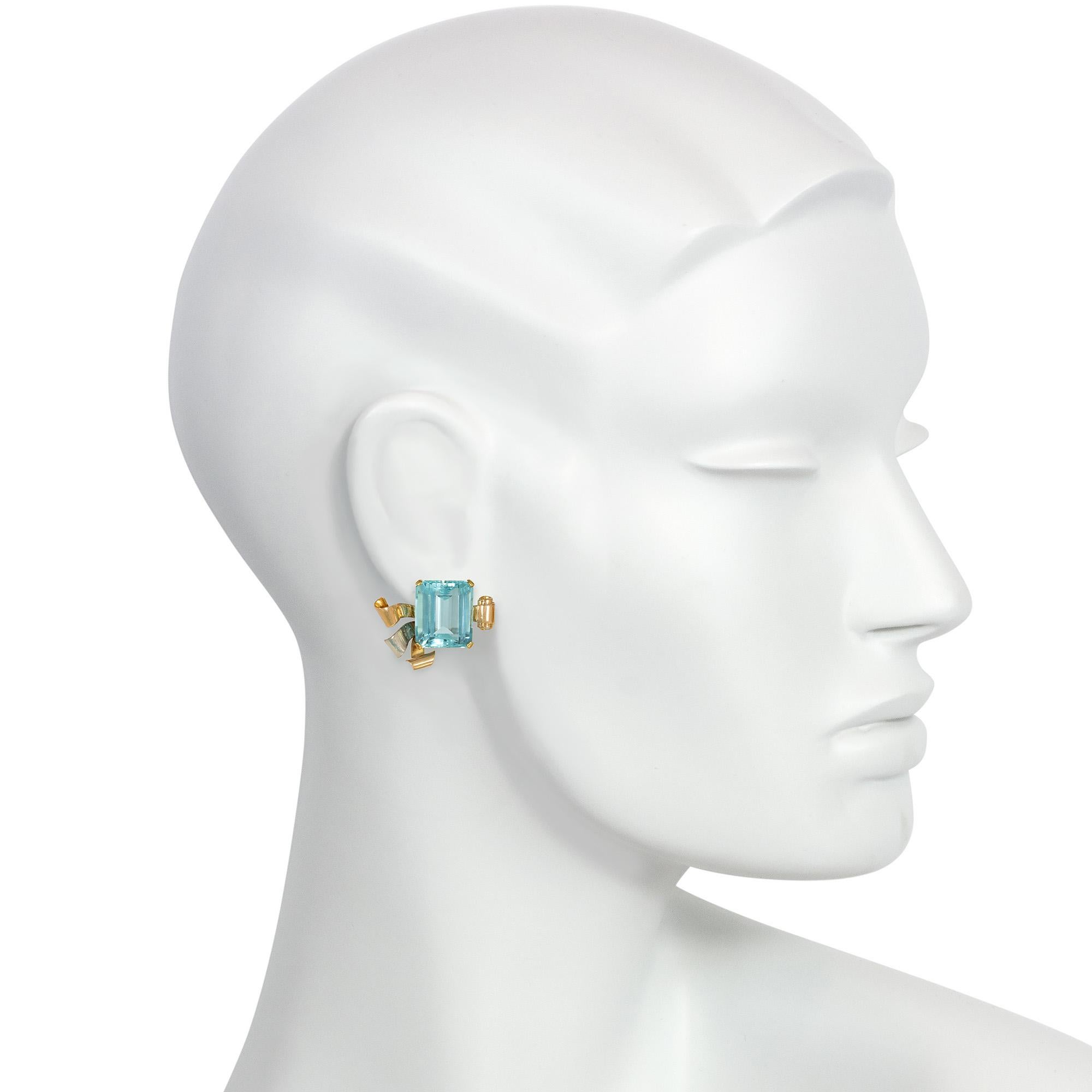 Retro Aquamarine and Three-Color Gold Earrings with Scroll and Ribbon Motifs In Good Condition For Sale In New York, NY