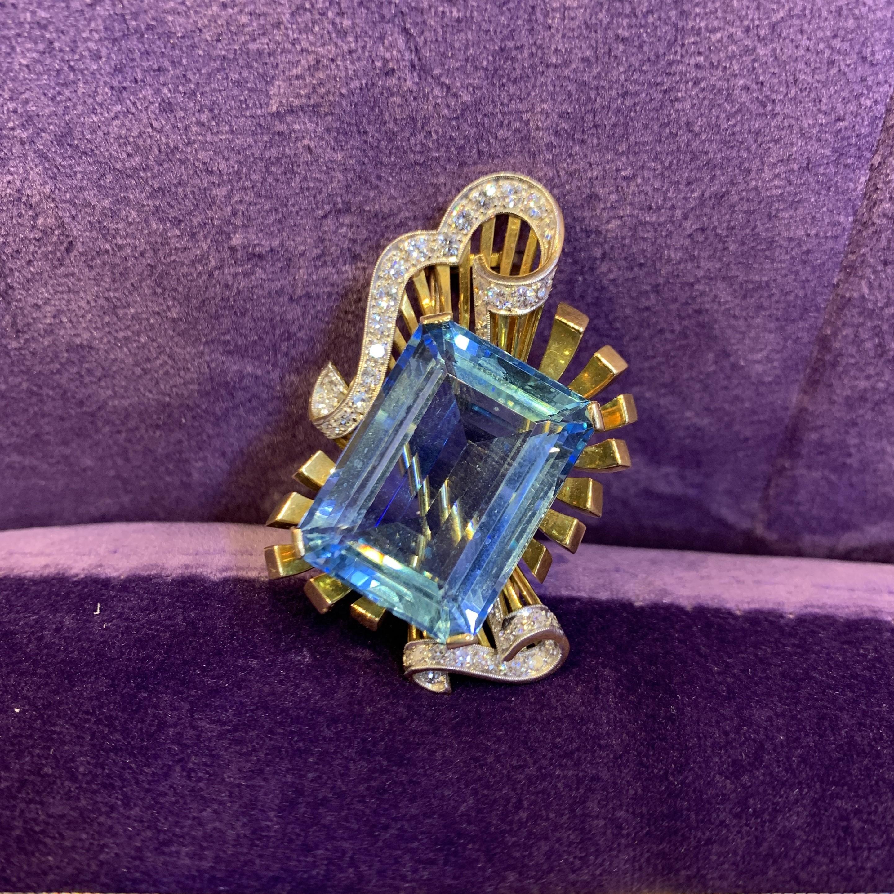 Retro Aquamarine & Diamond Brooch In Excellent Condition For Sale In New York, NY