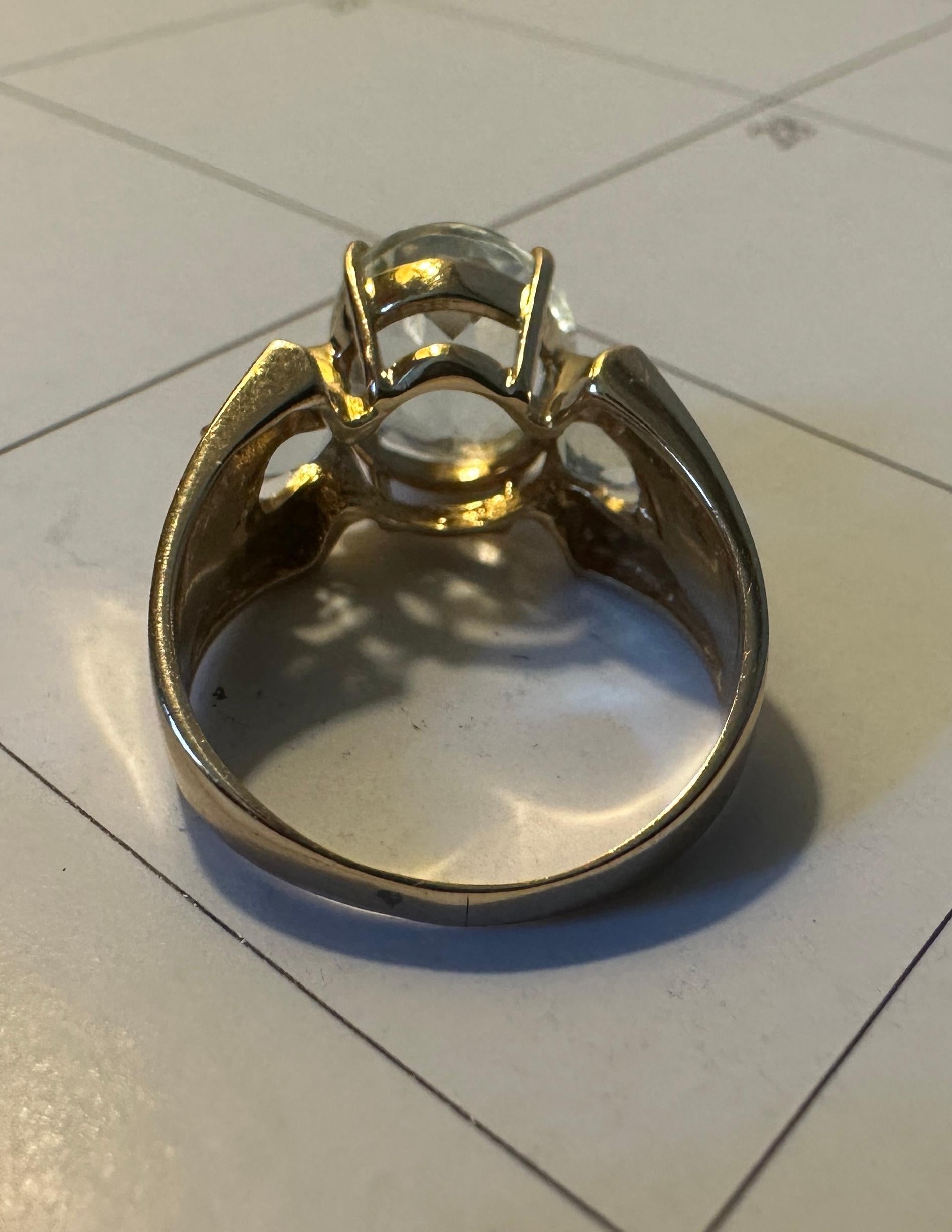 Retro Aquamarine Three Stone Ring 4 Carat Center 14 Karat Gold Antique Cocktail For Sale 7