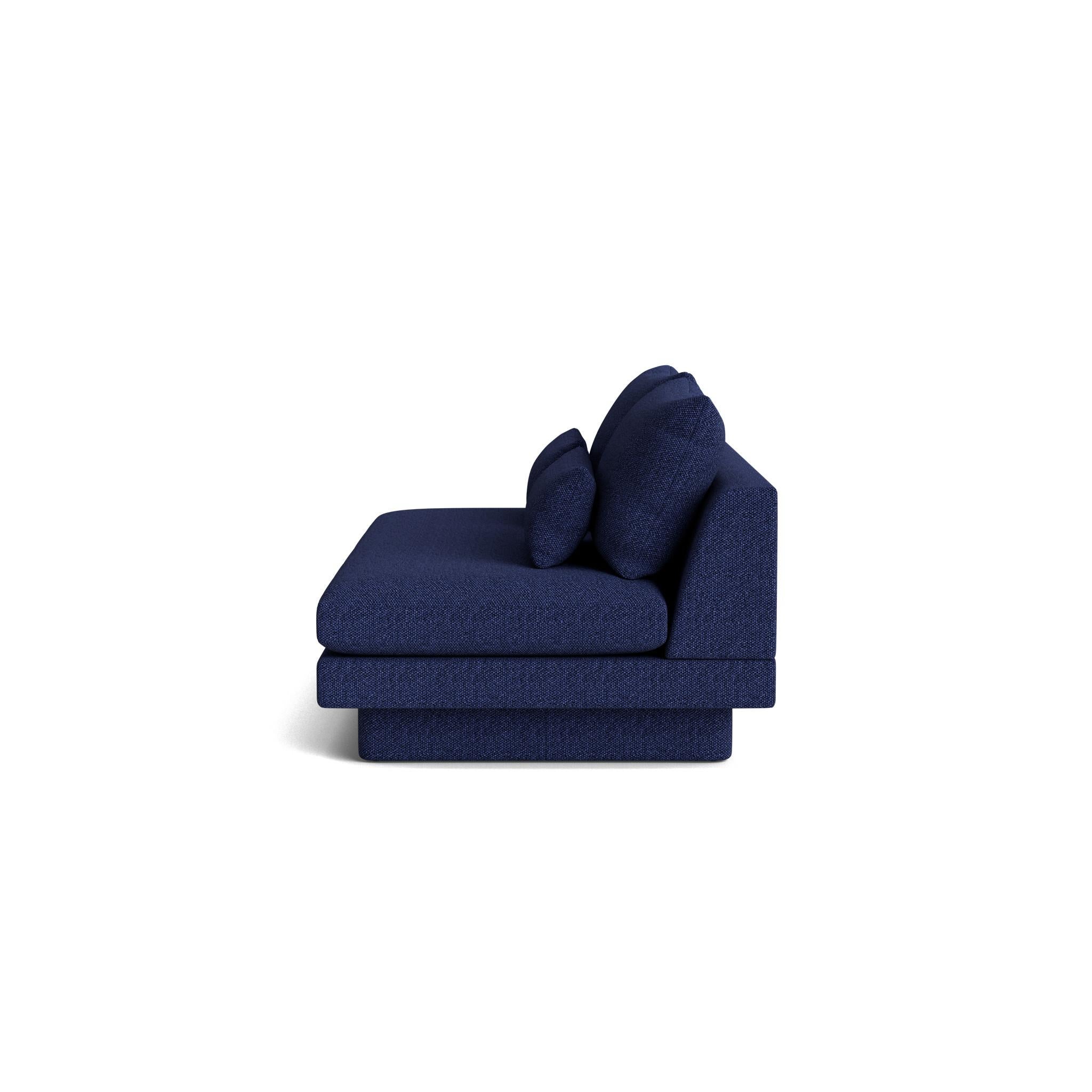 Retro Armless Sofa with Plinth Base in Kvadrat Safire Tela en venta