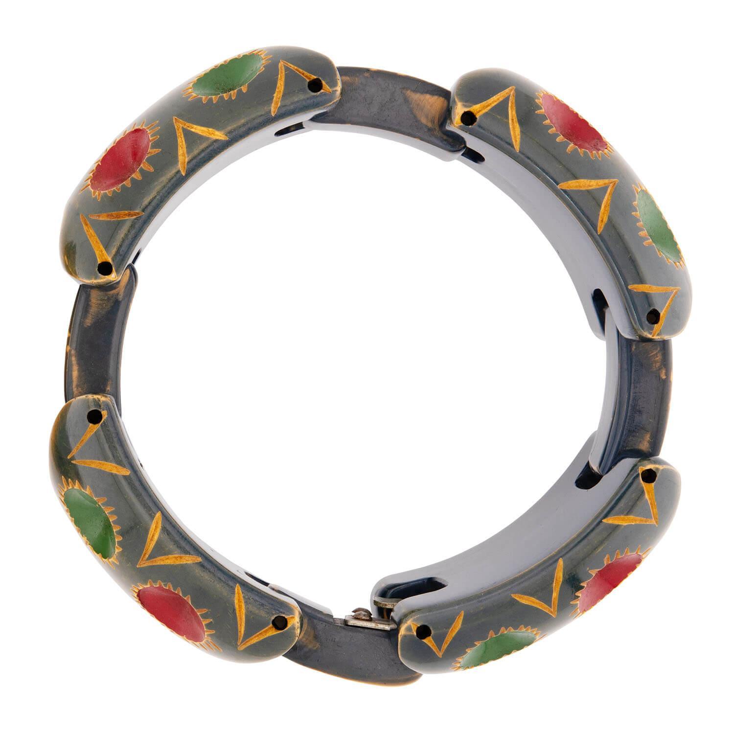 Women's Retro Bakelite Carved Clamper and Link Bracelet Set For Sale