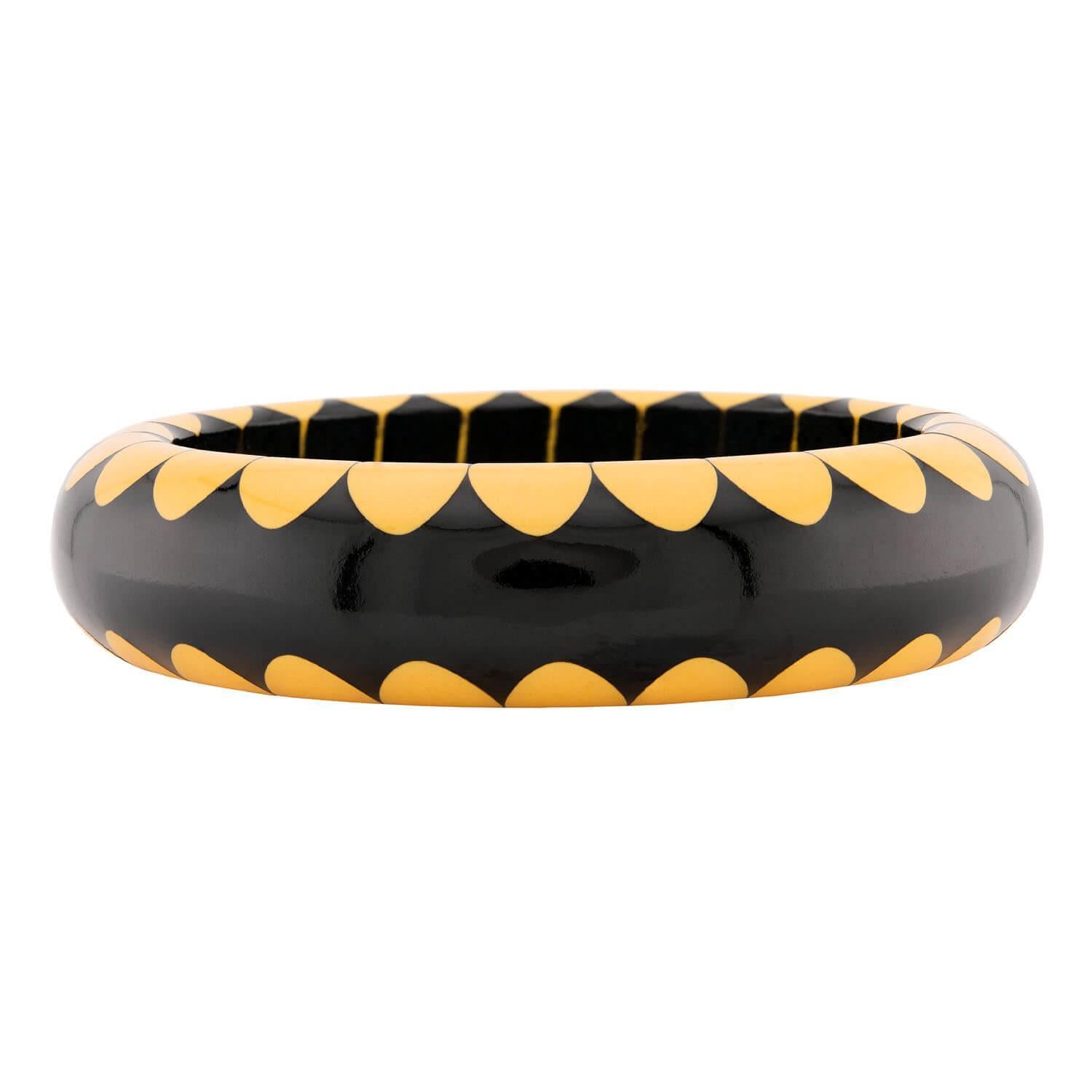 Retro Bakelit Creme Mais und Schwarz Armreif im Zustand „Gut“ im Angebot in Narberth, PA