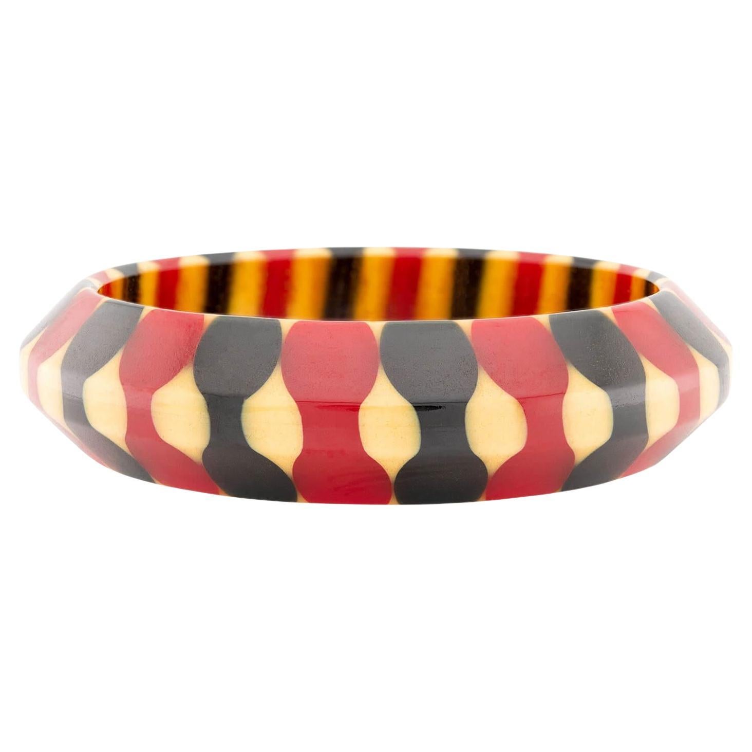 Retro Bakelit Armreif mit roter und schwarzer Schleife im Angebot