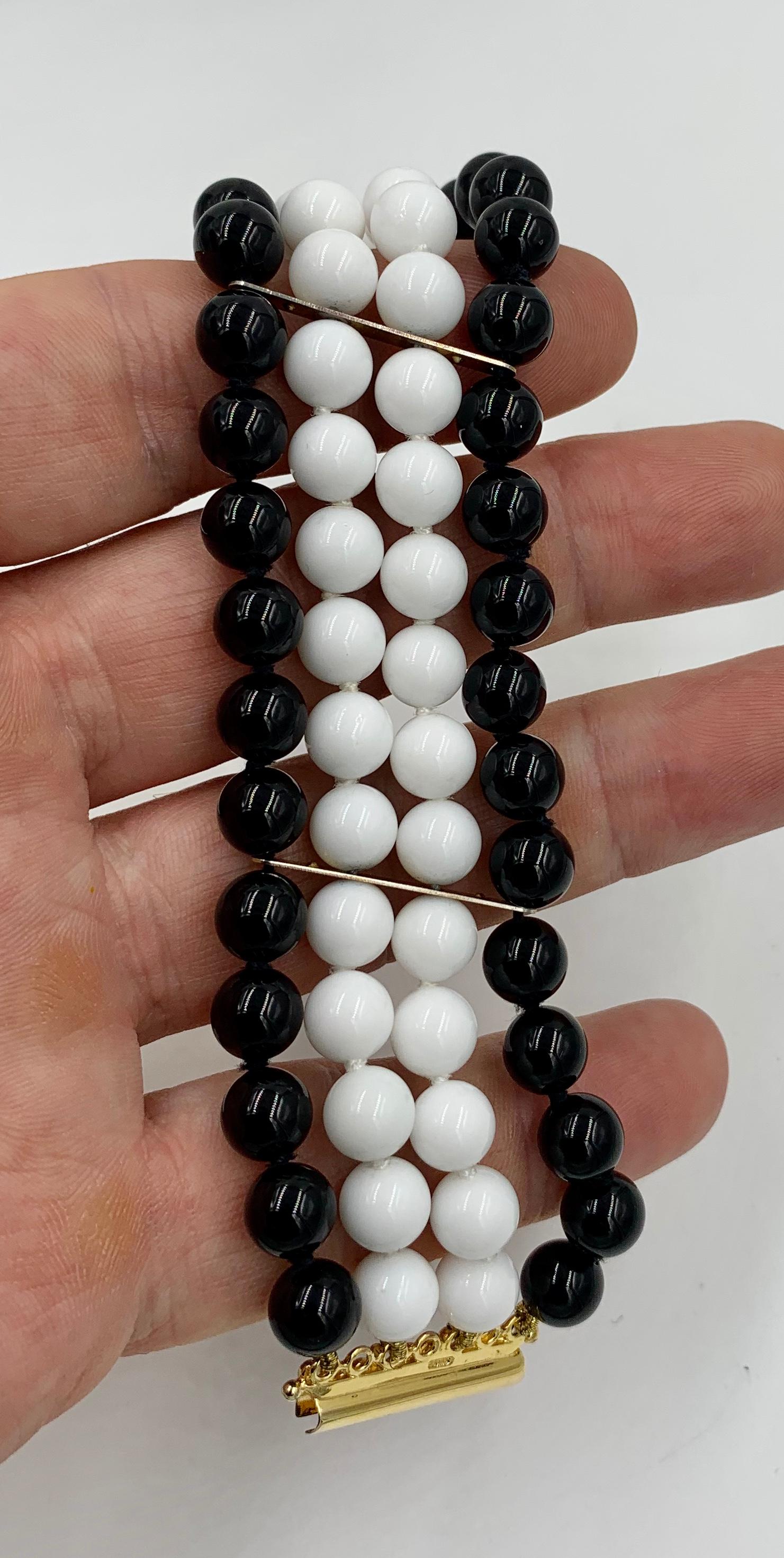 Ball Cut Retro Black Onyx White Onyx Bracelet 4-Strand Beads Mid-Century Modern For Sale