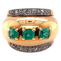 Retro Boucheron Paris Emerald Diamond 18 Karat Gold Ring
