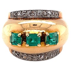 Retro Boucheron Paris Emerald Diamond 18 Karat Gold Ring