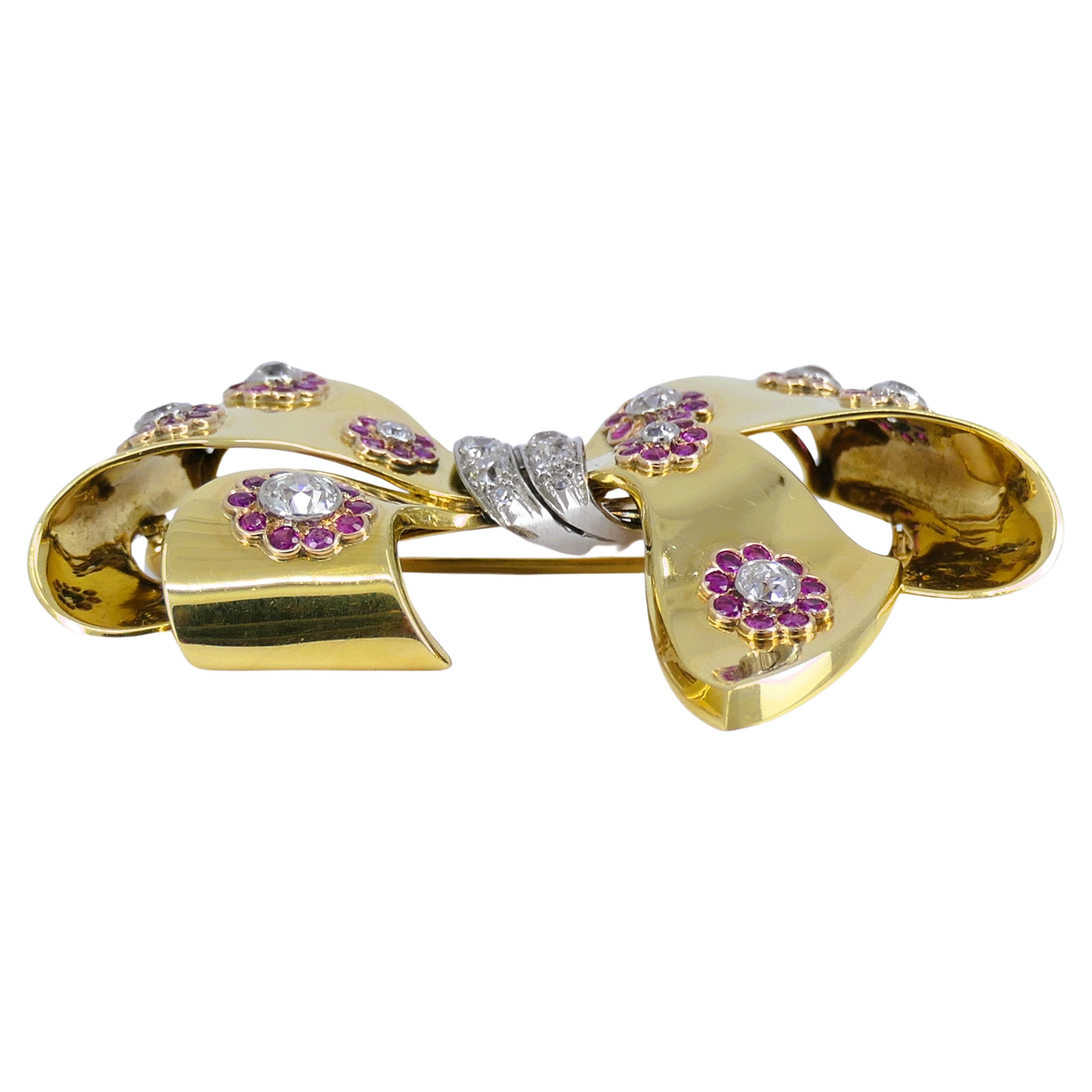 Retro Bow Brooch Pin 18k Gold Ruby Diamond Estate Jewelry In Good Condition For Sale In Beverly Hills, CA